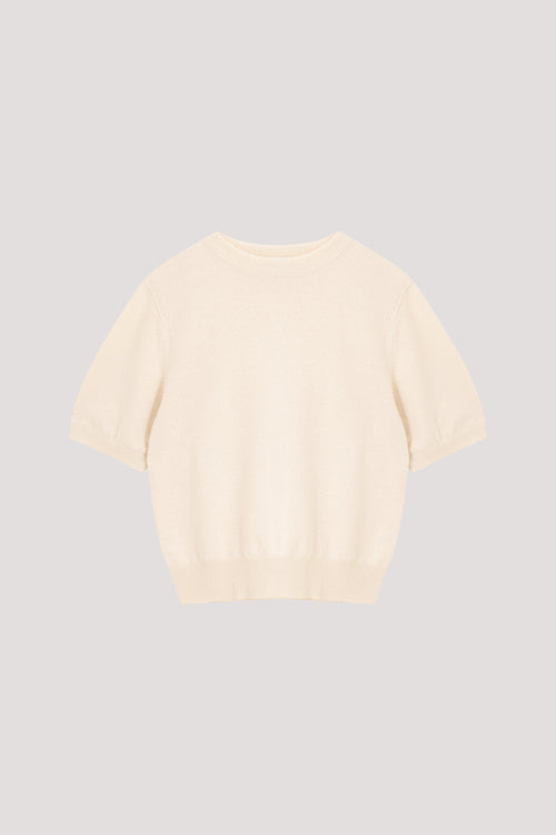 color:BEIGE