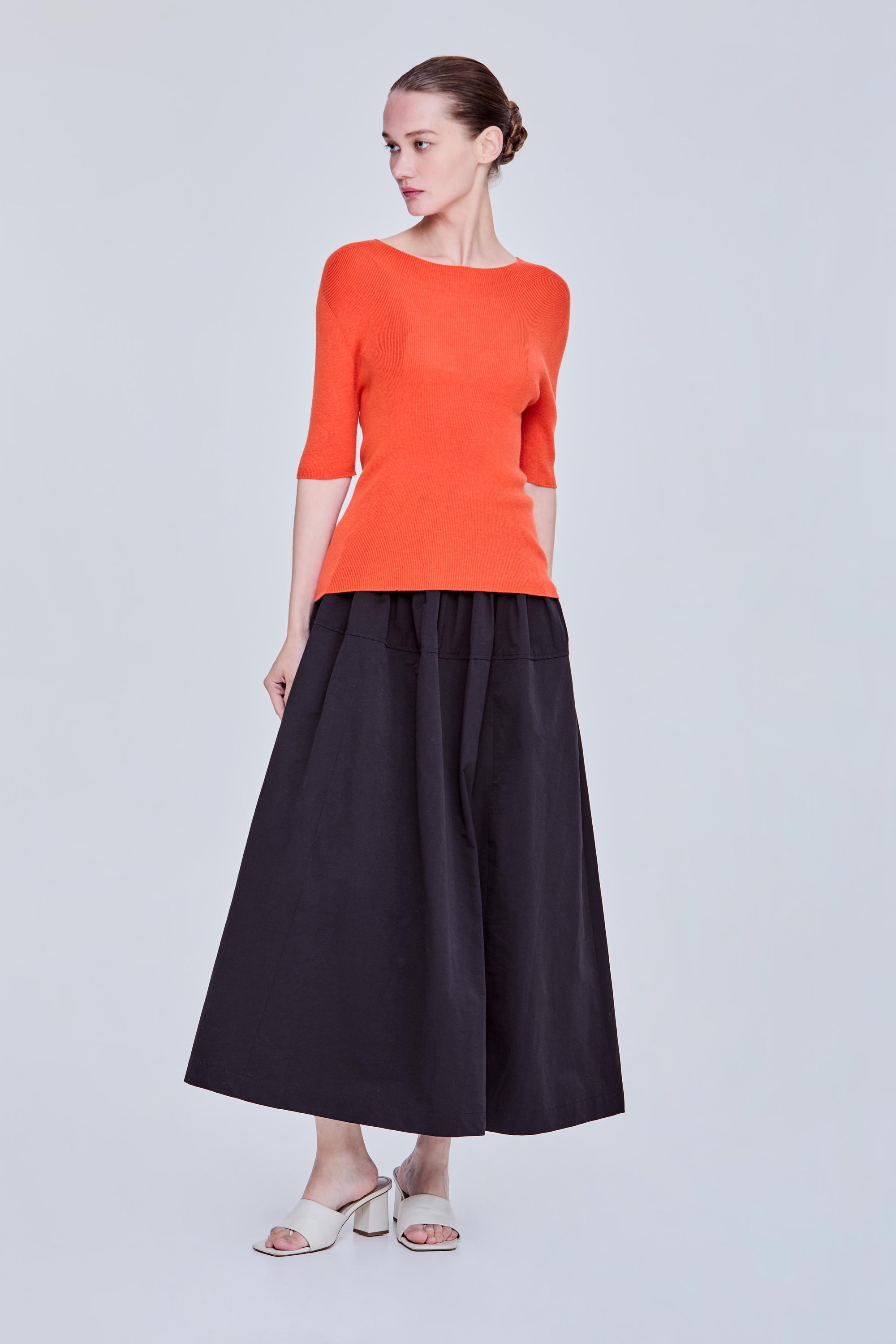 color:ORANGE