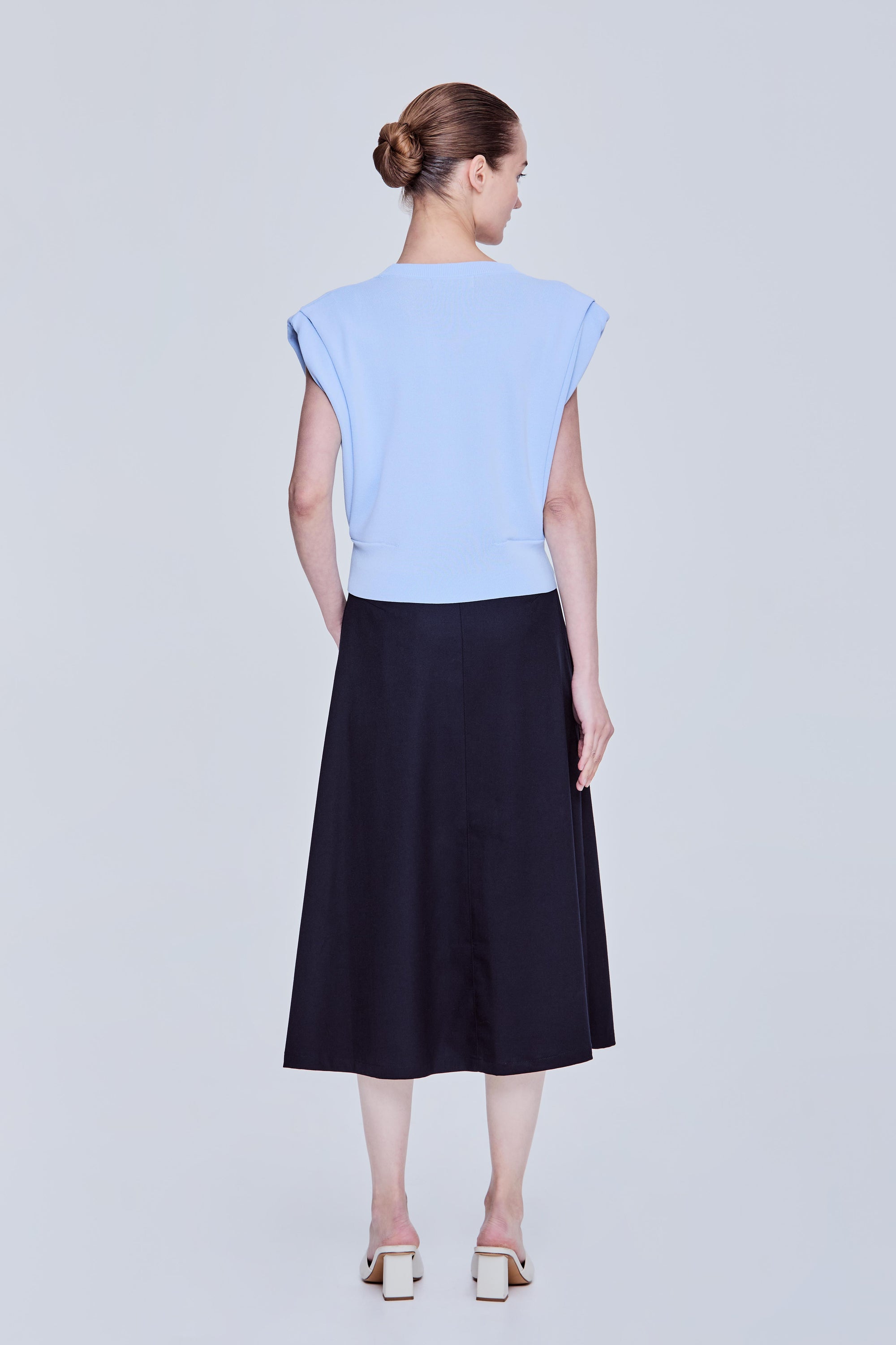 color:SKY BLUE 