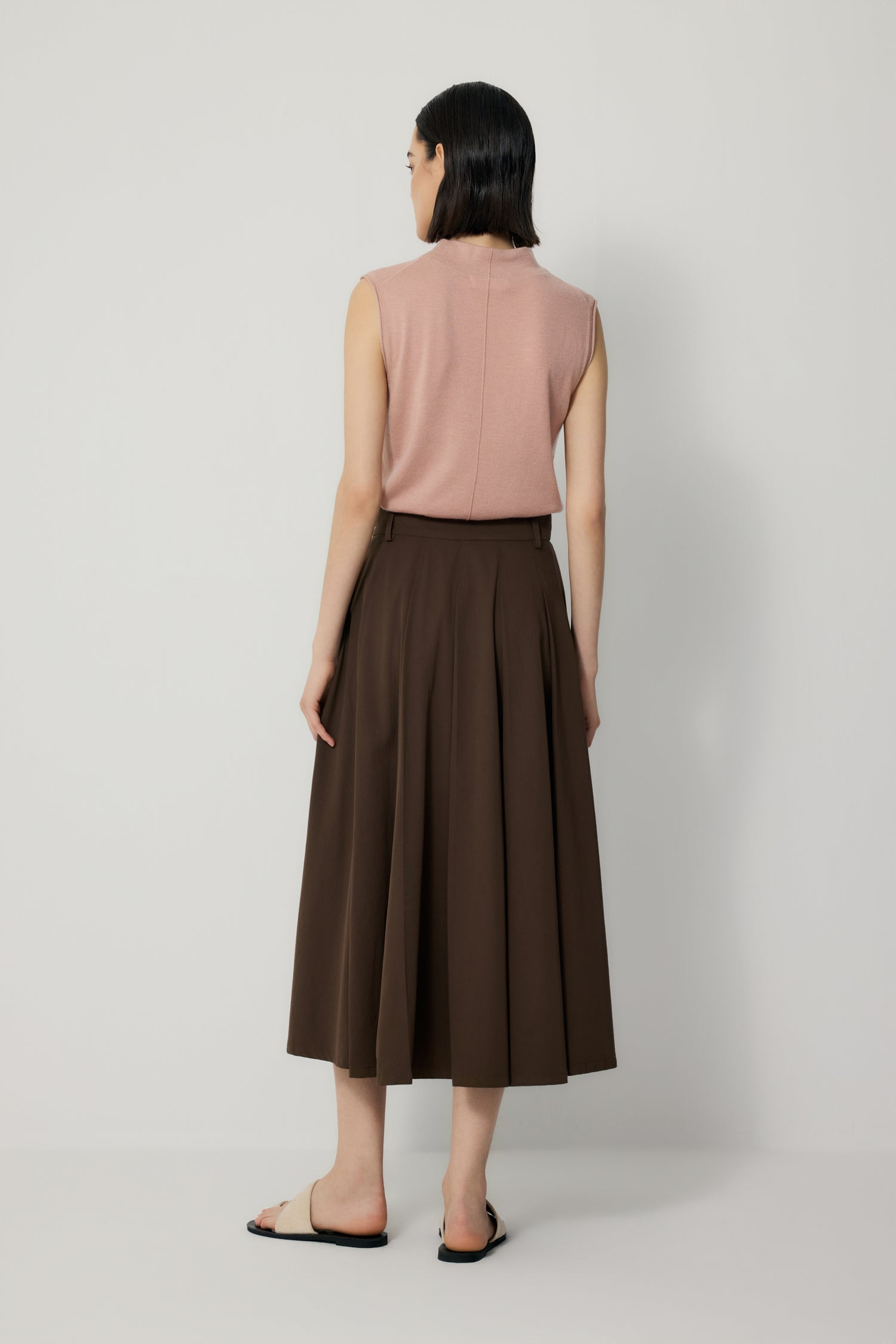 color:SALMON