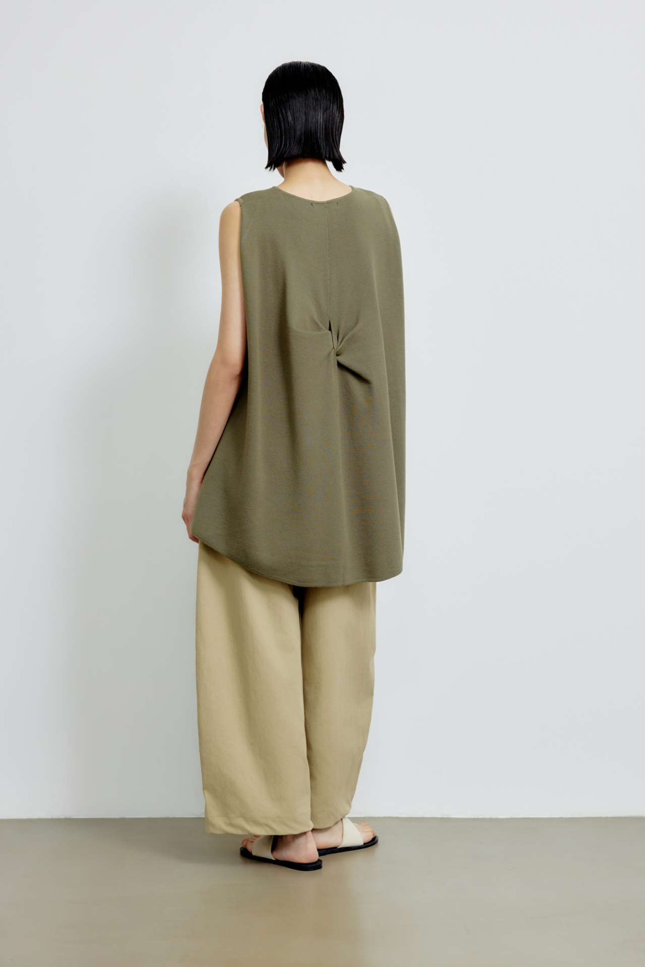 color:KHAKI GREEN