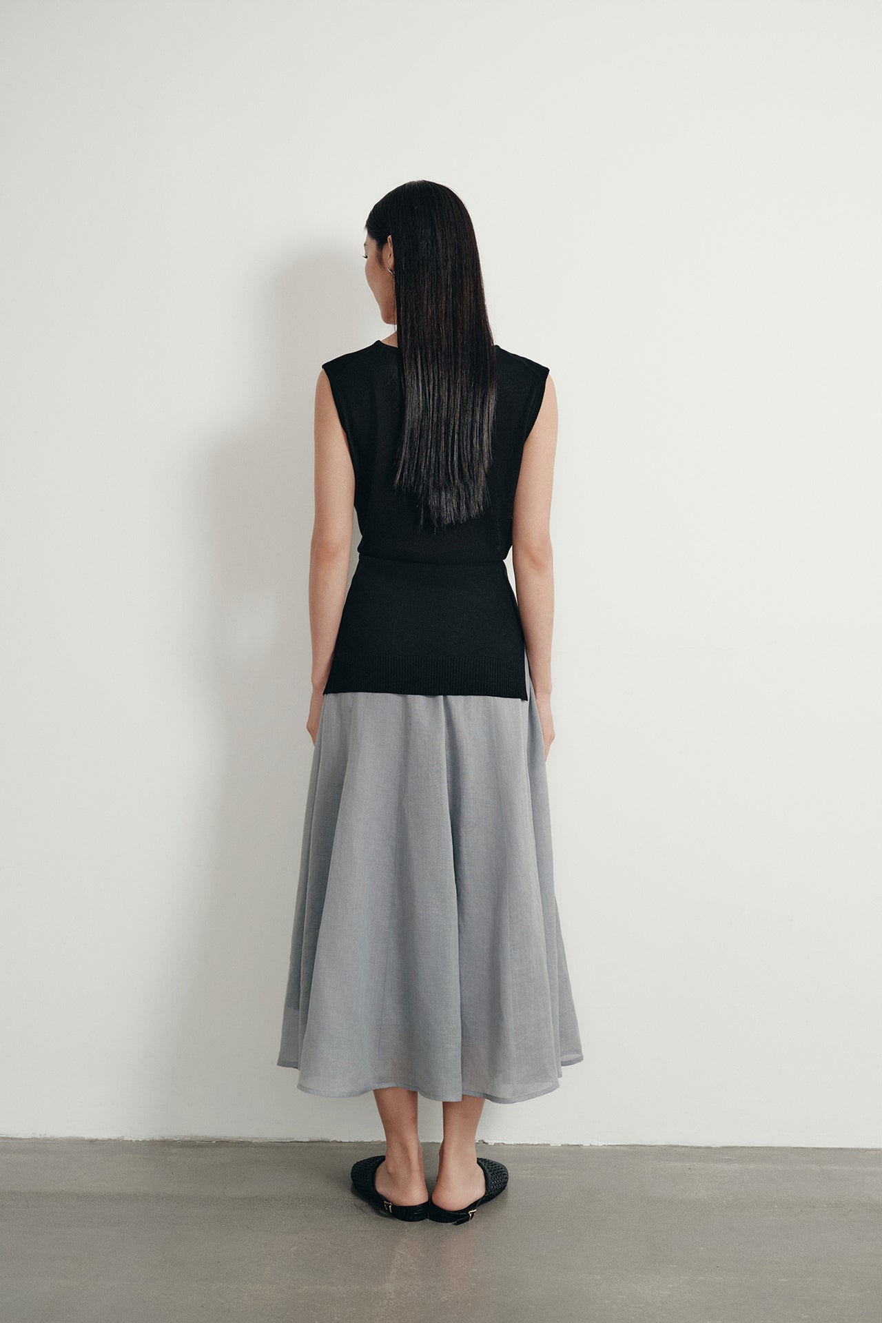 color:GREY
