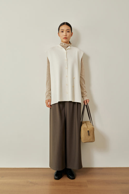color:IVORY