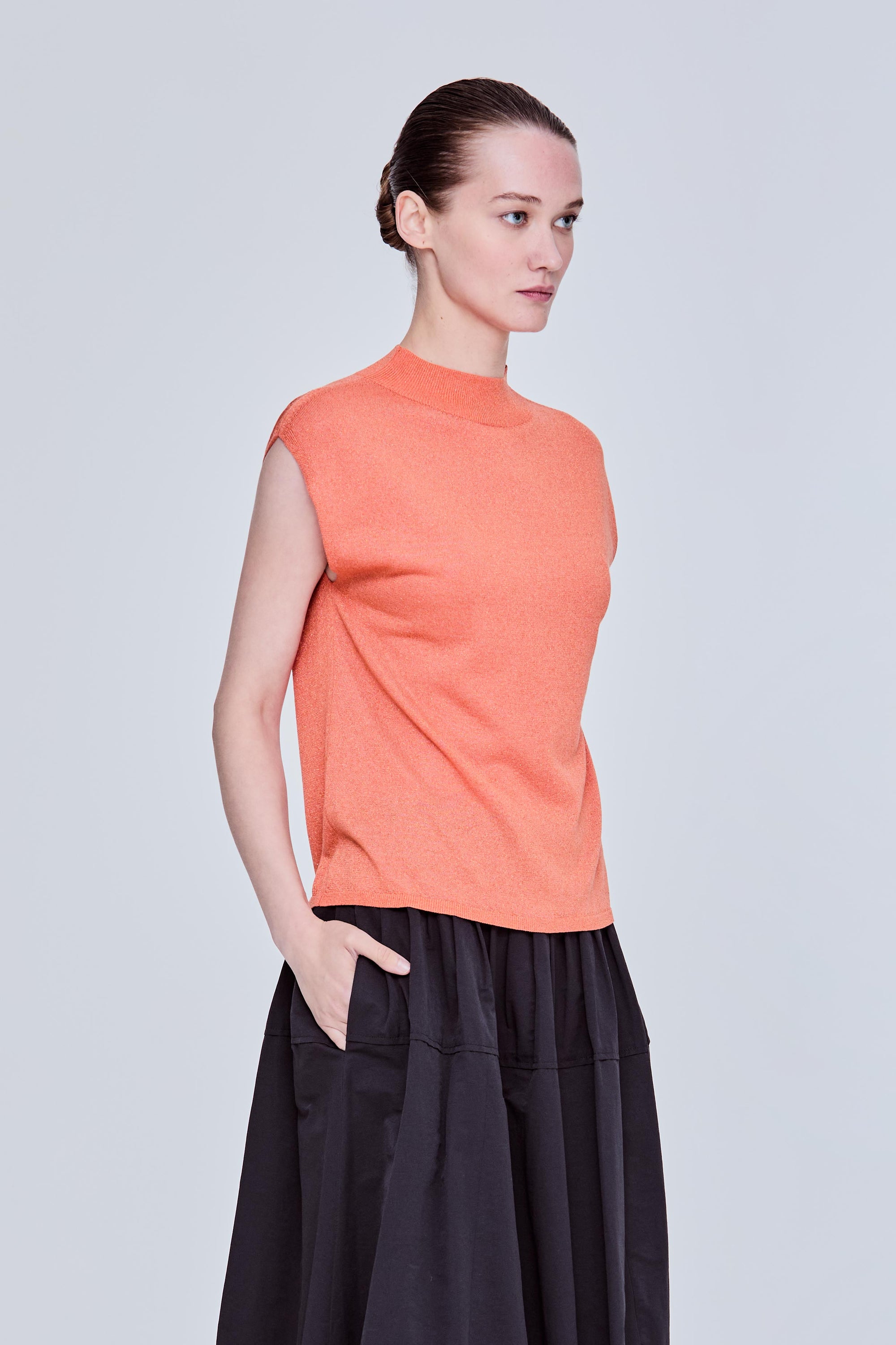 color:ORANGE