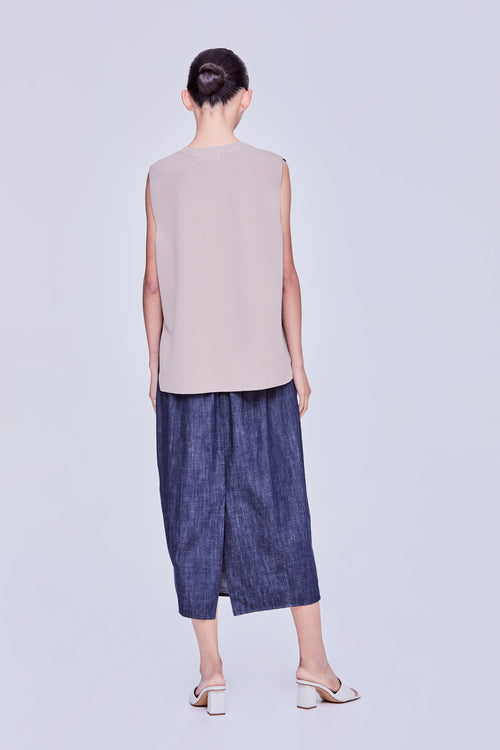 color:KHAKI 