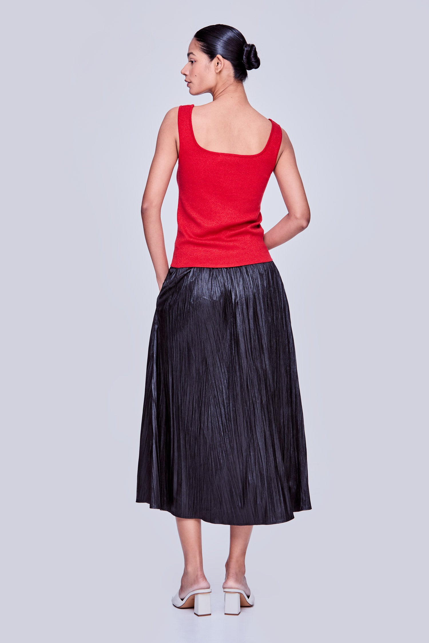 color:SCARLET