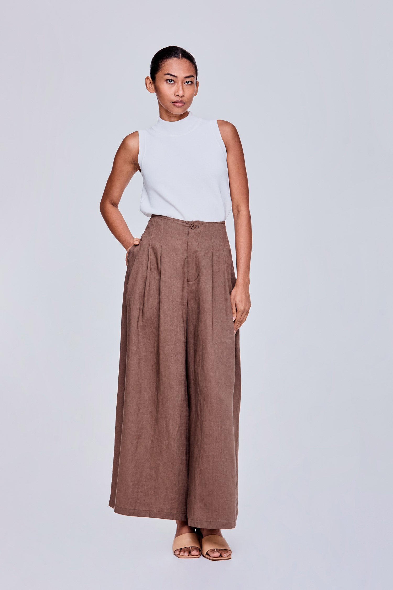 color:DARK BROWN
