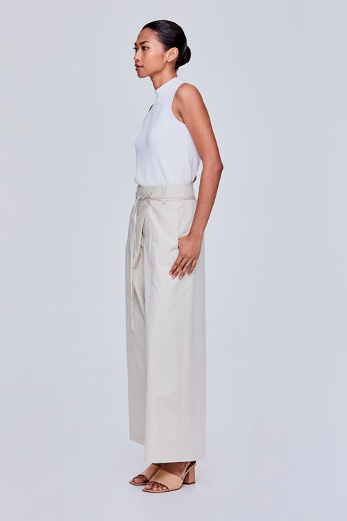 color:BEIGE
