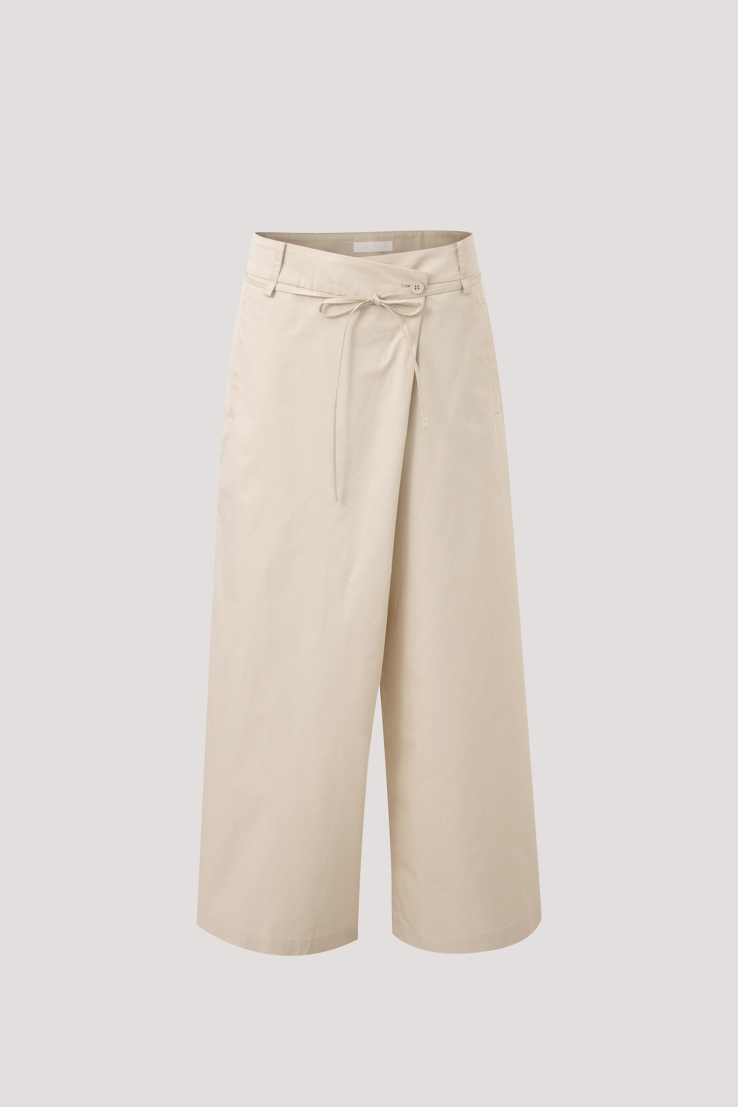 color:BEIGE