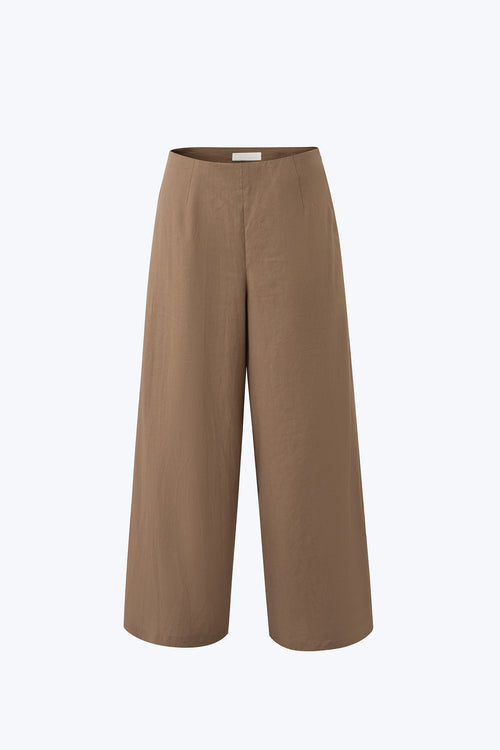color:BROWN