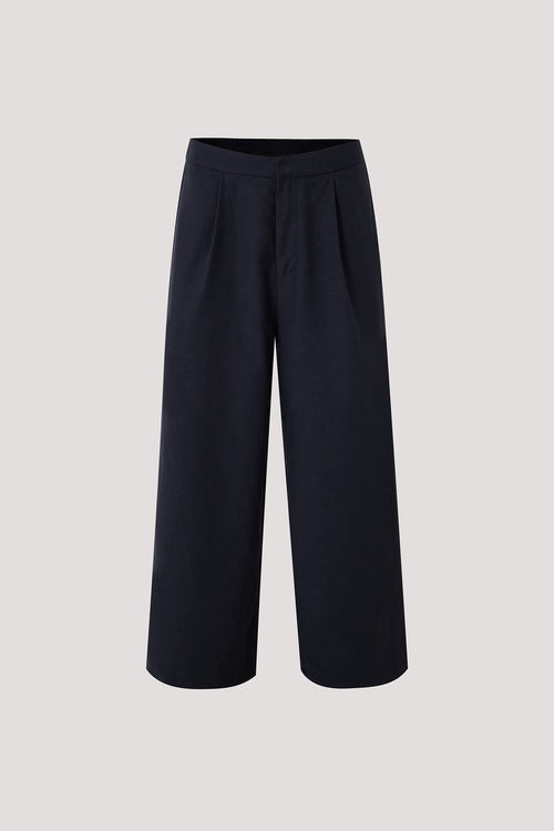 color:NAVY