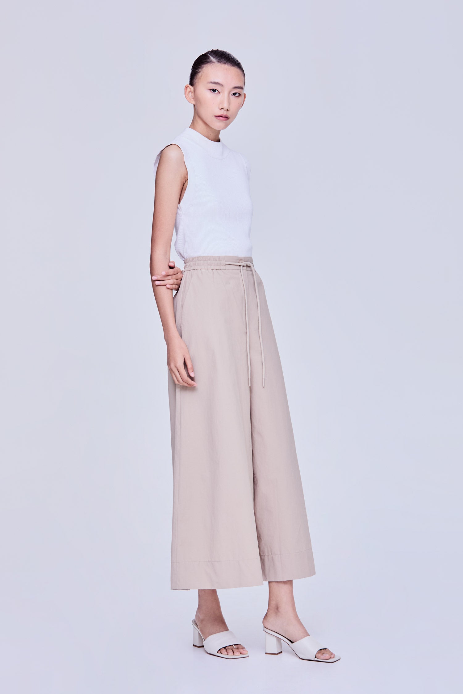 colorKHAKI