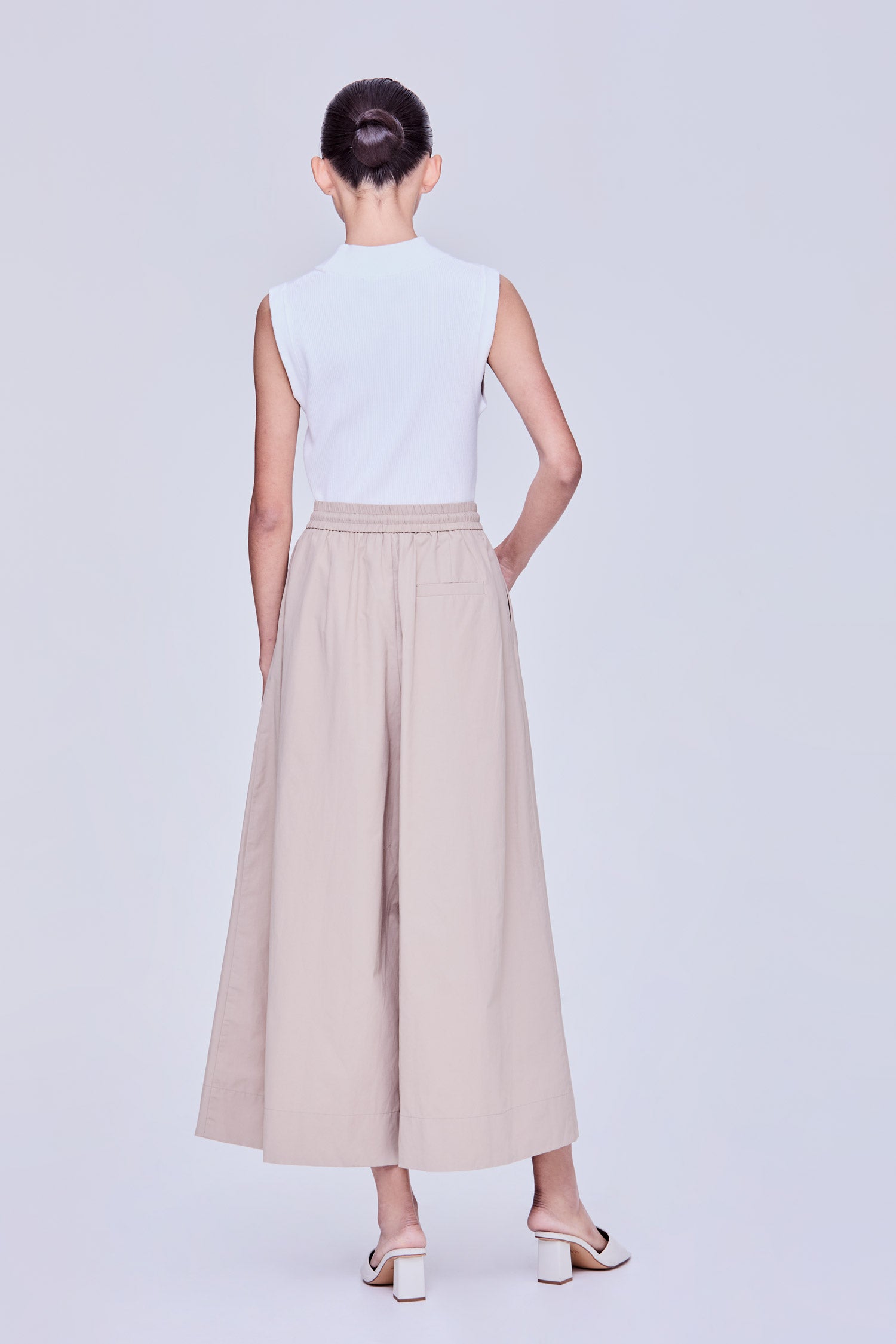 colorKHAKI