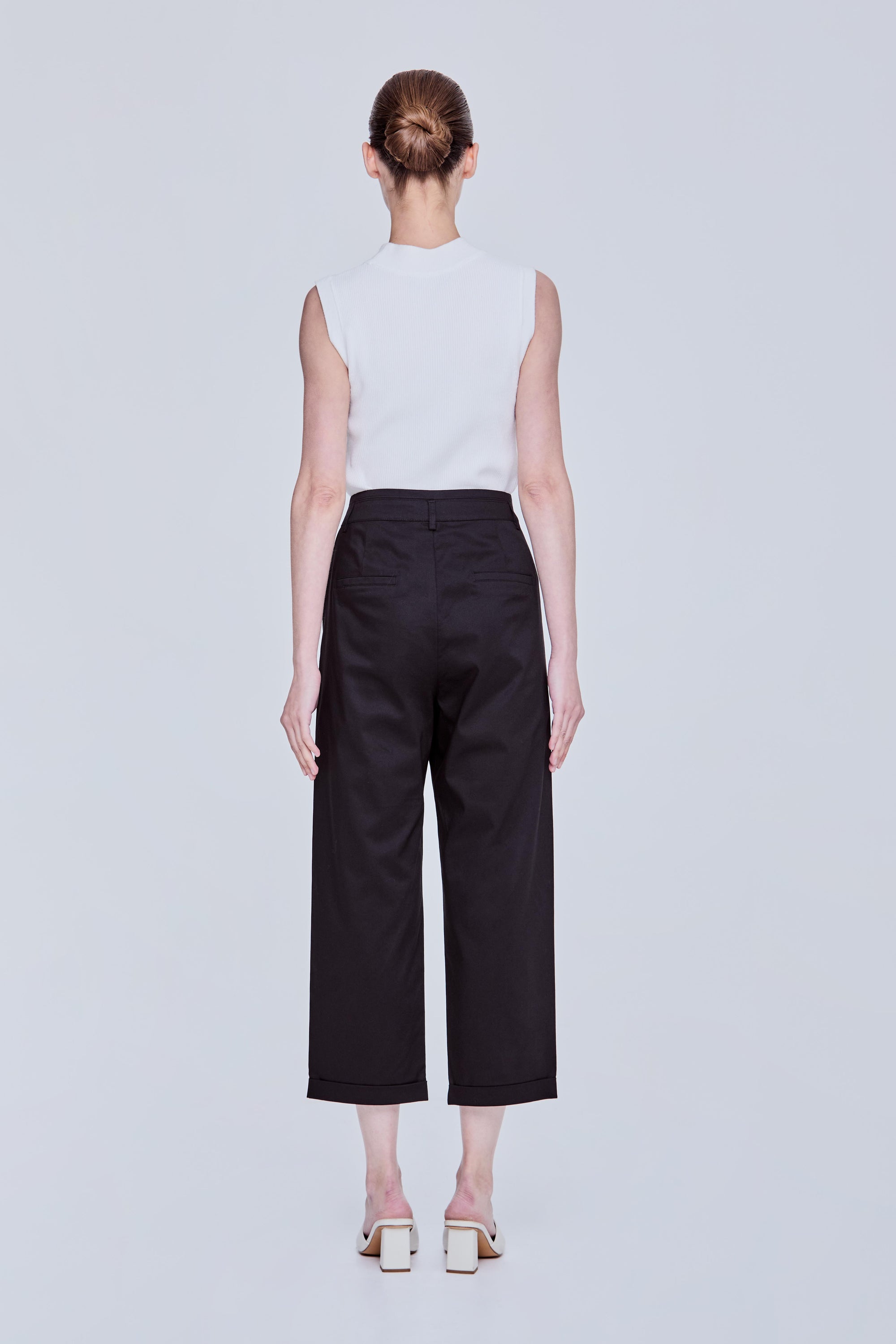 color:NOIR