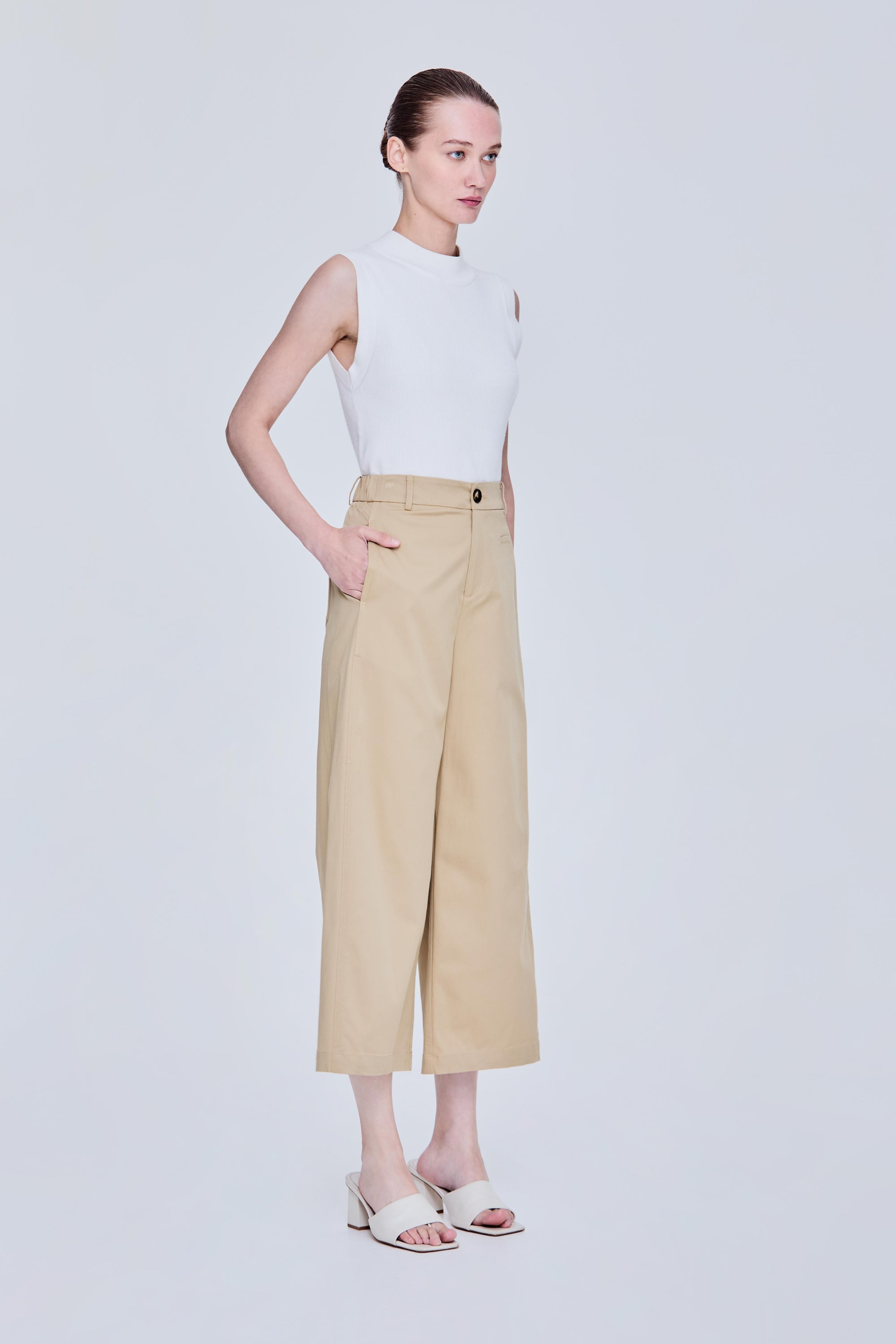 color:KHAKI