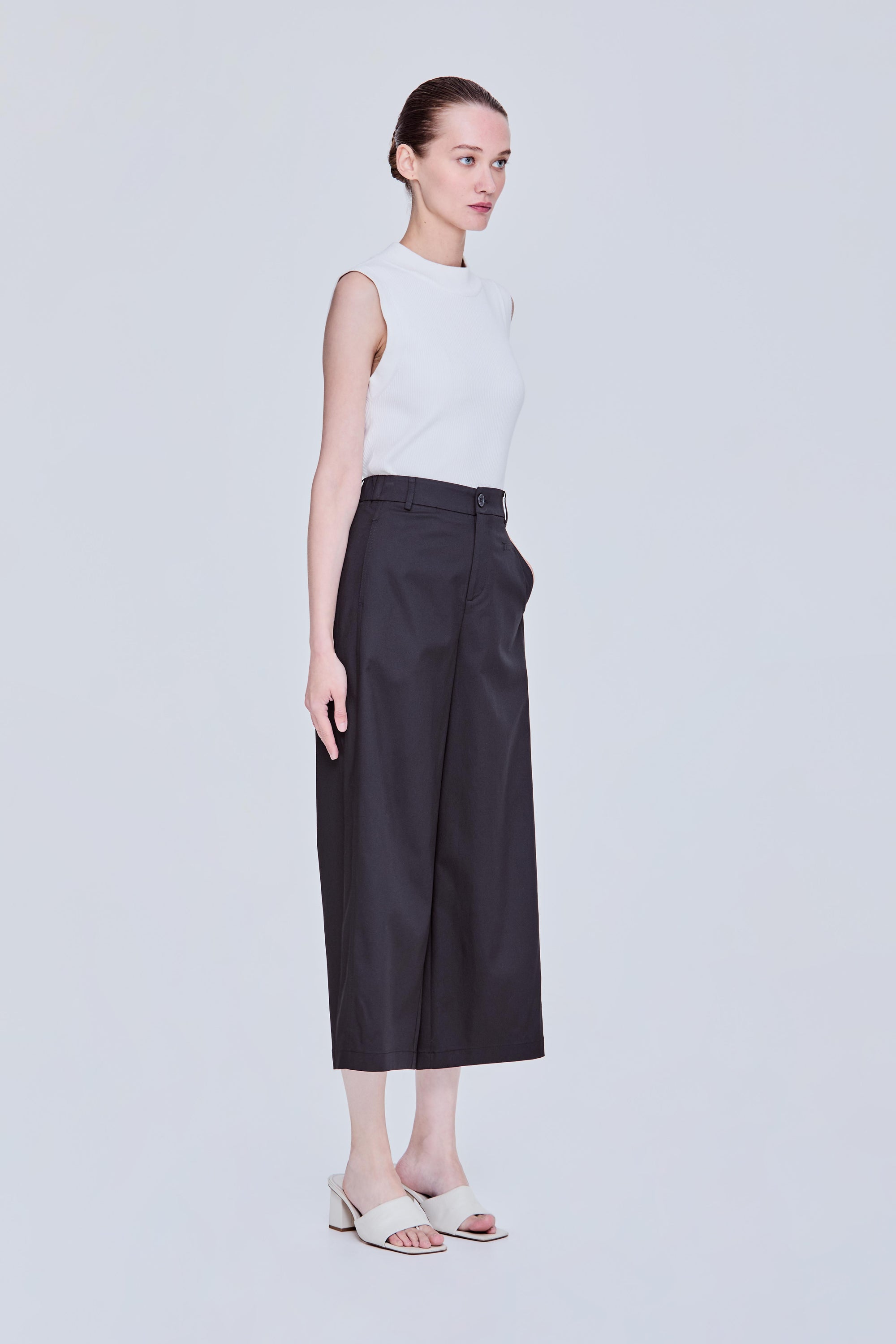 color:NOIR