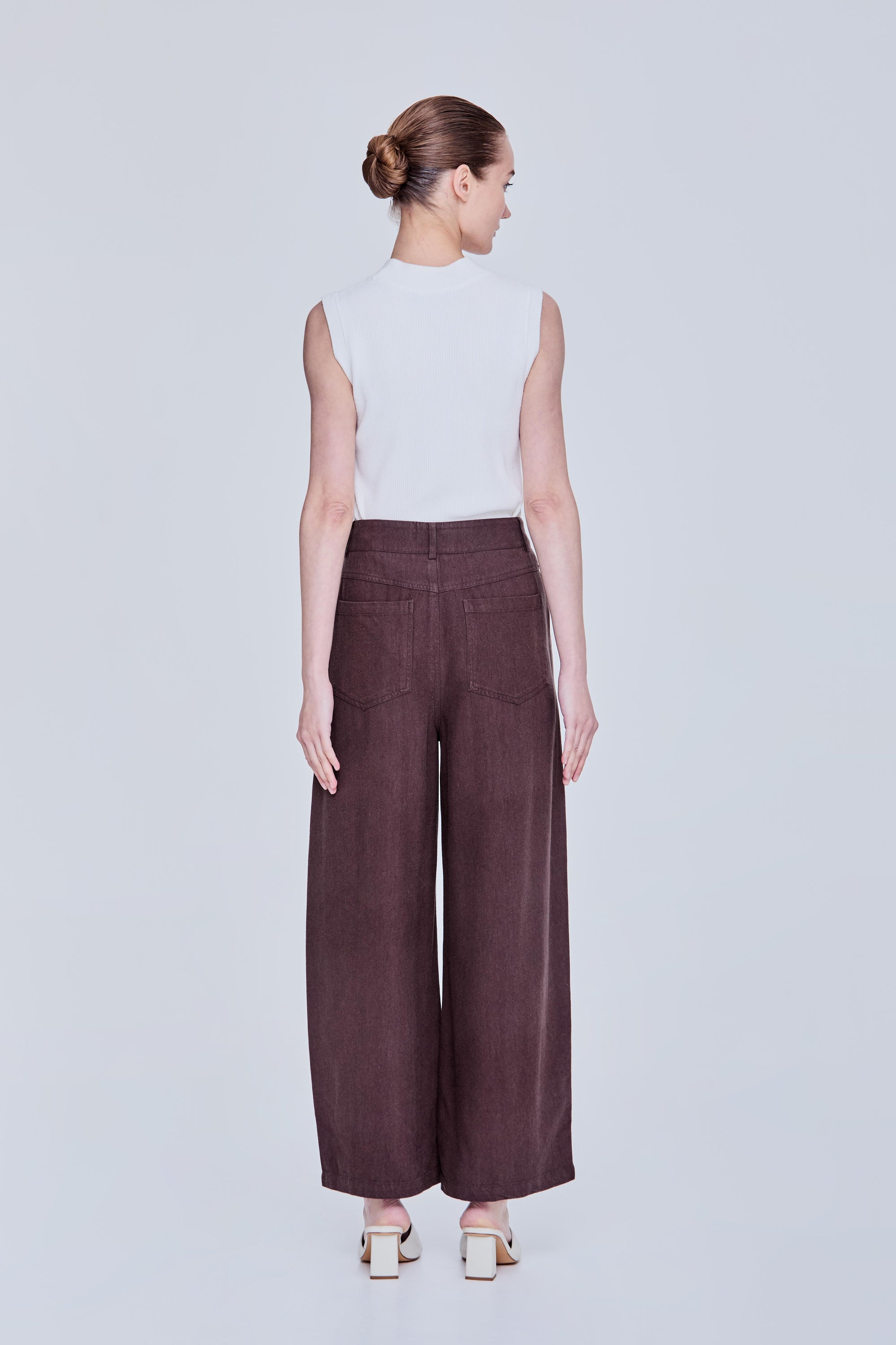 color:DARK BROWN