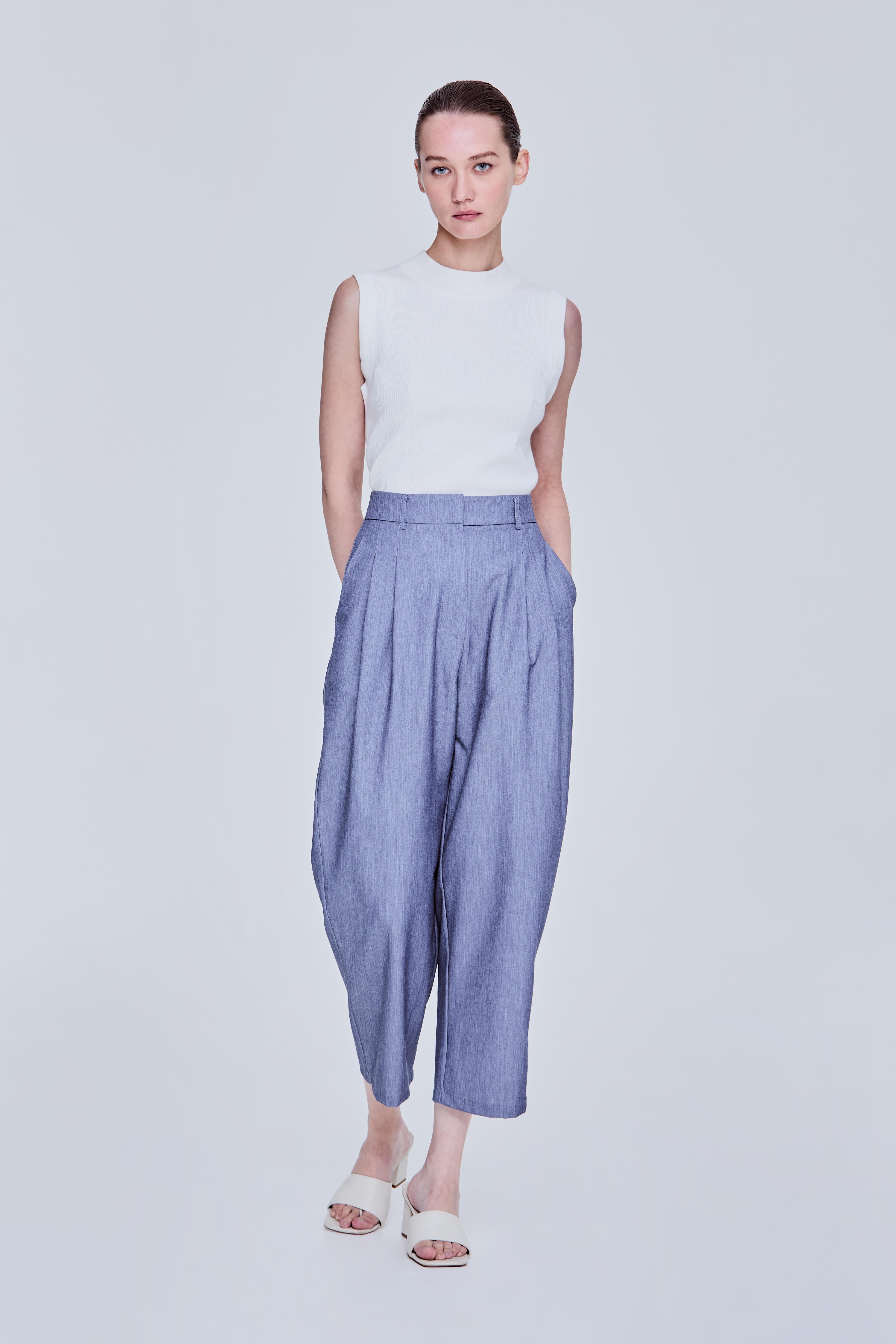 Pleats Detailed Peg Leg Pants – SANS & SANS Singapore
