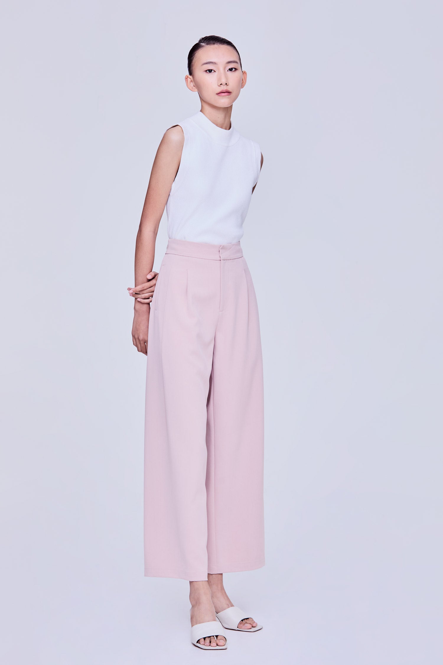 color:BLUSH