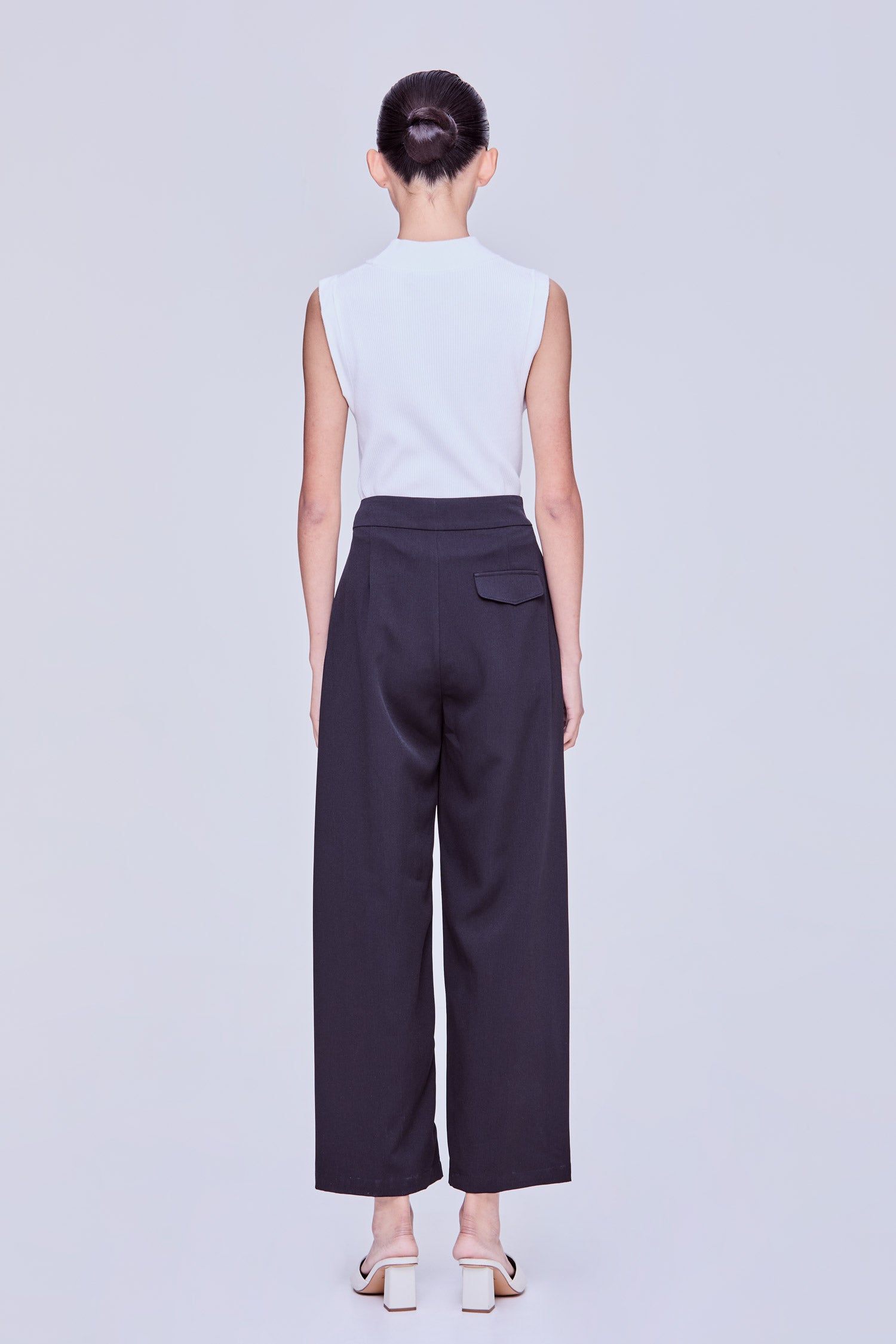 color:NOIR