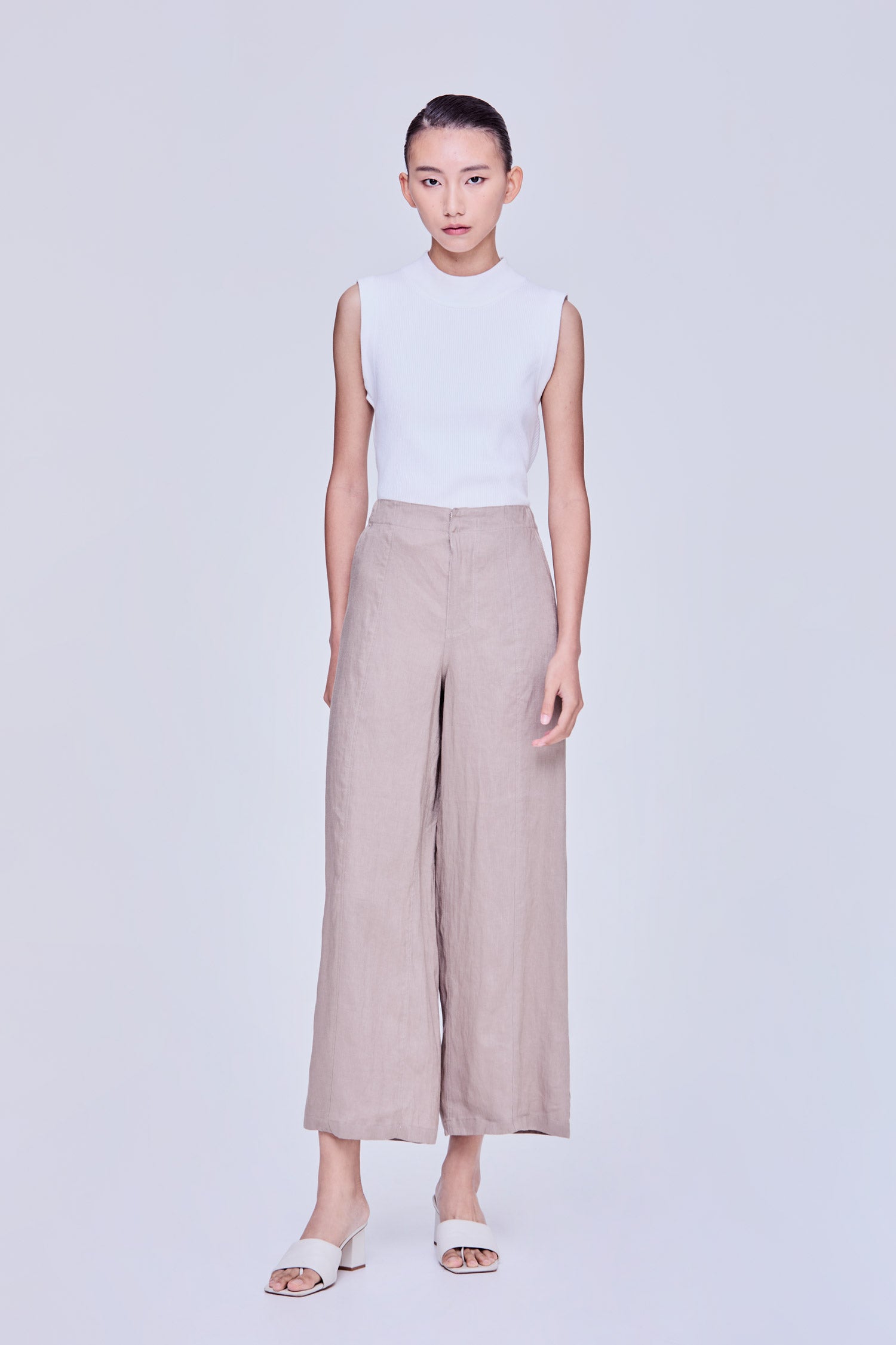 color:KHAKI