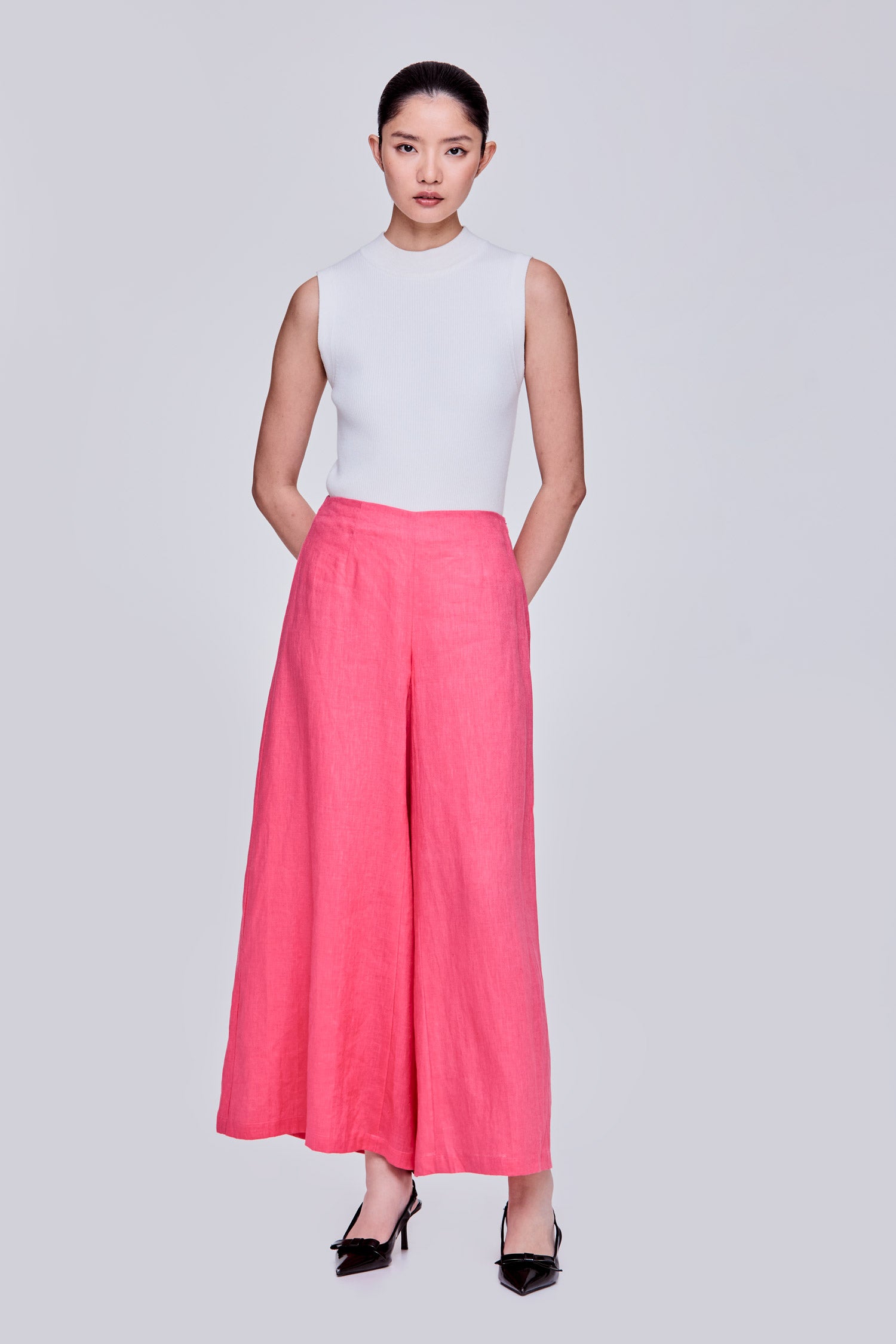 color:HOT PINK