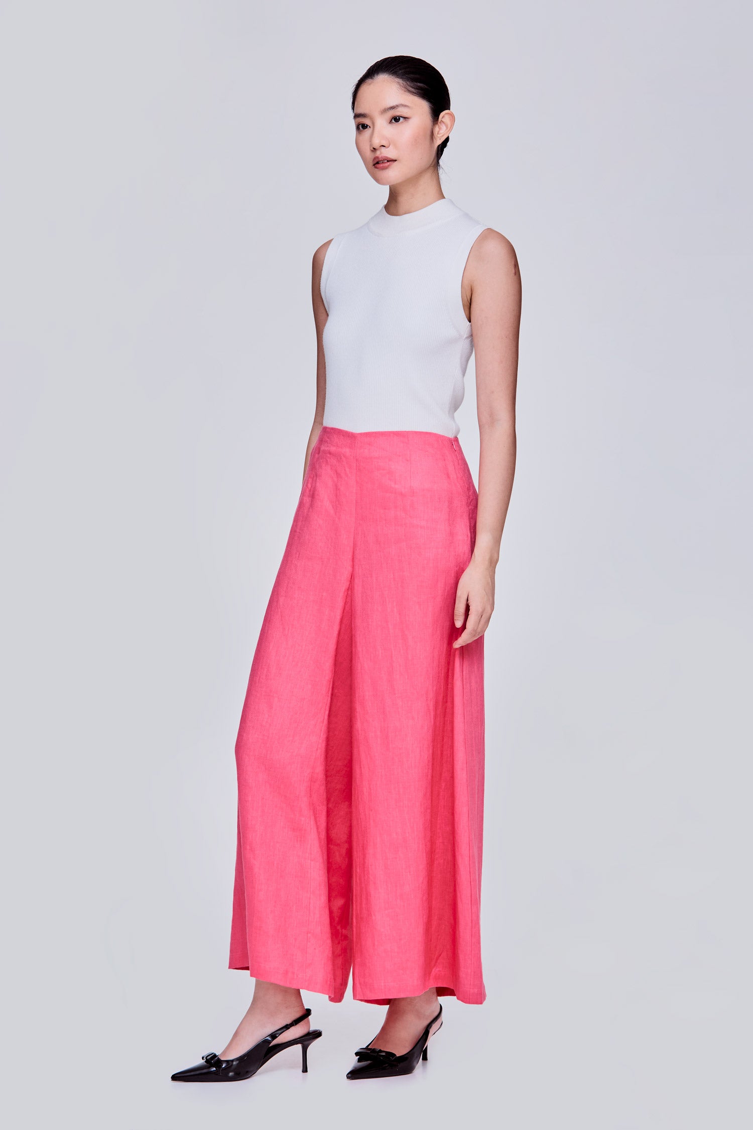 color:HOT PINK