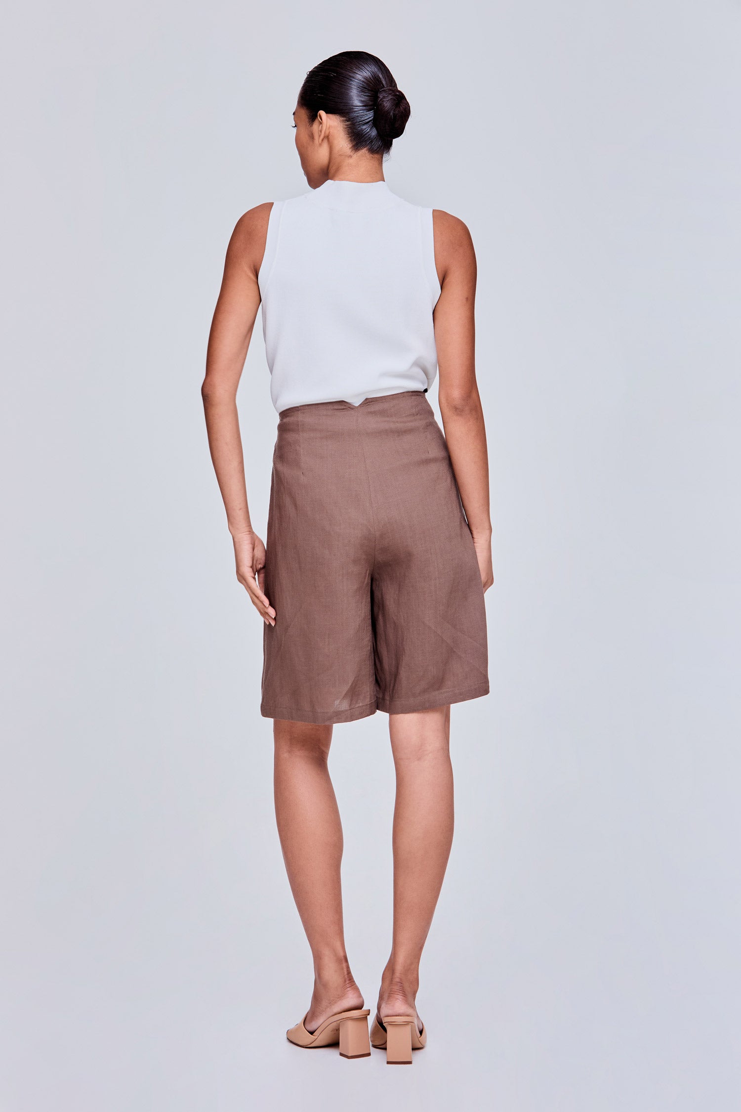 color:DARK BROWN