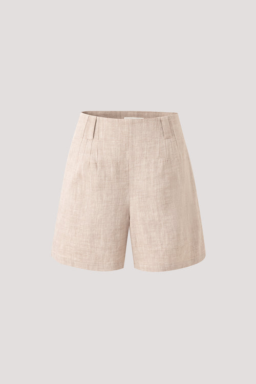 color:BEIGE