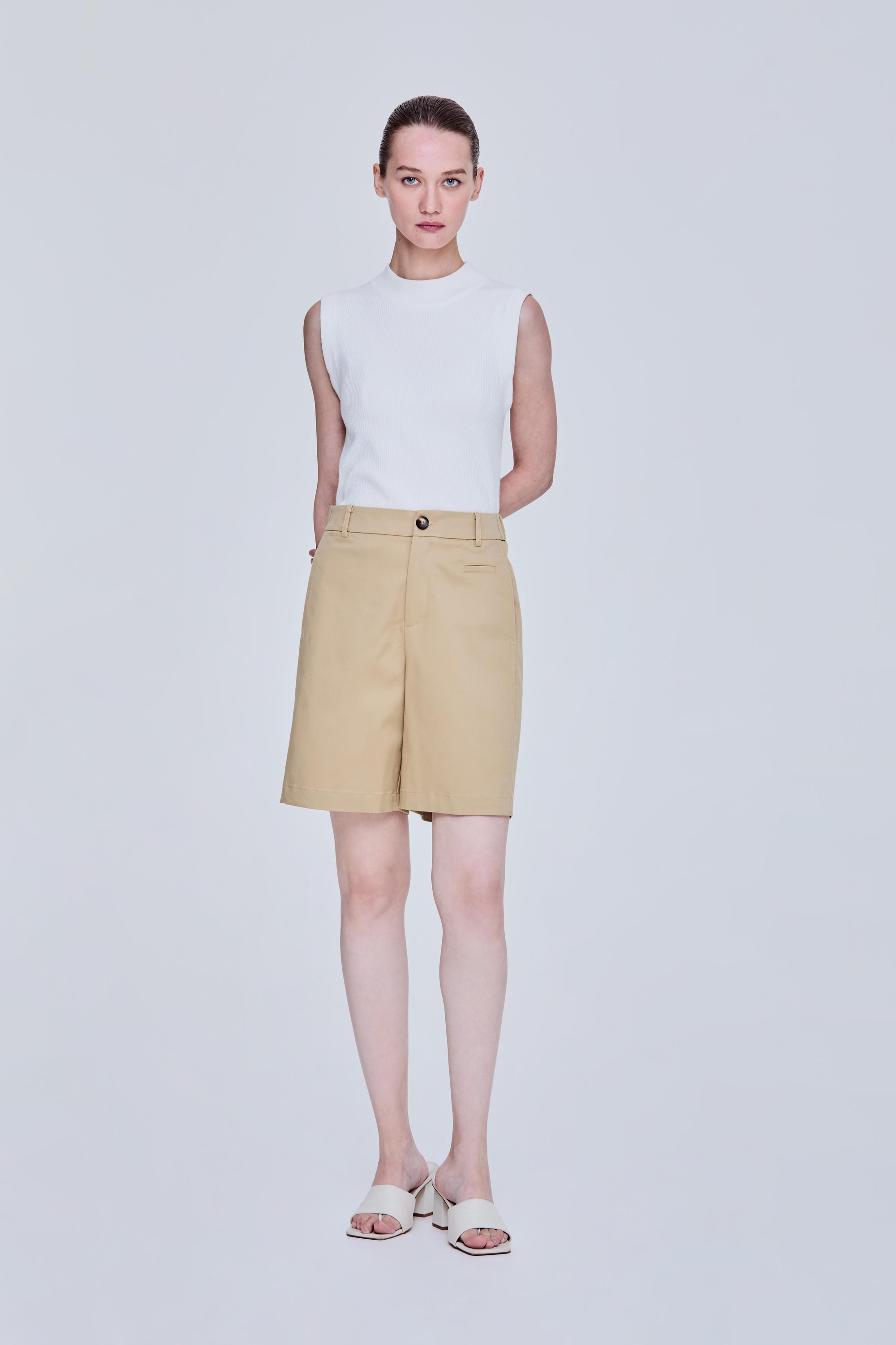 color:KHAKI