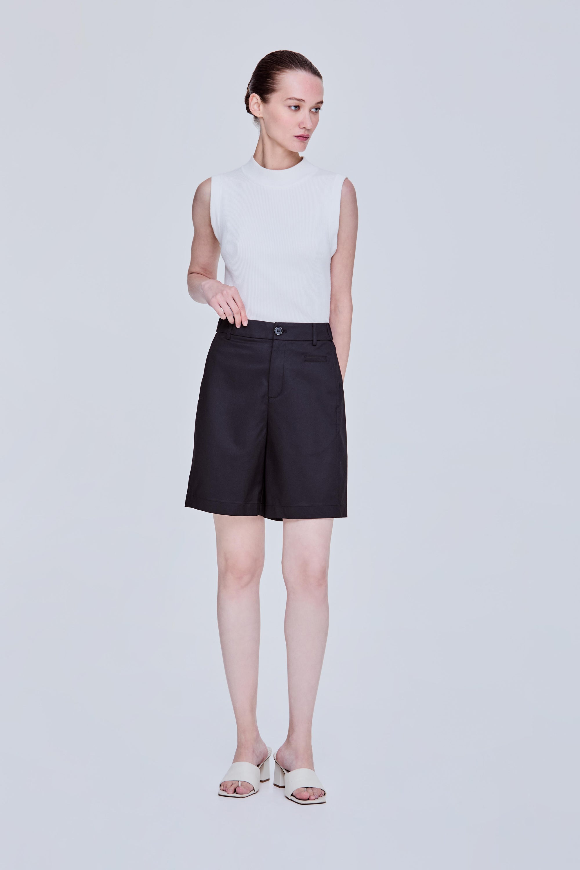 color:NOIR