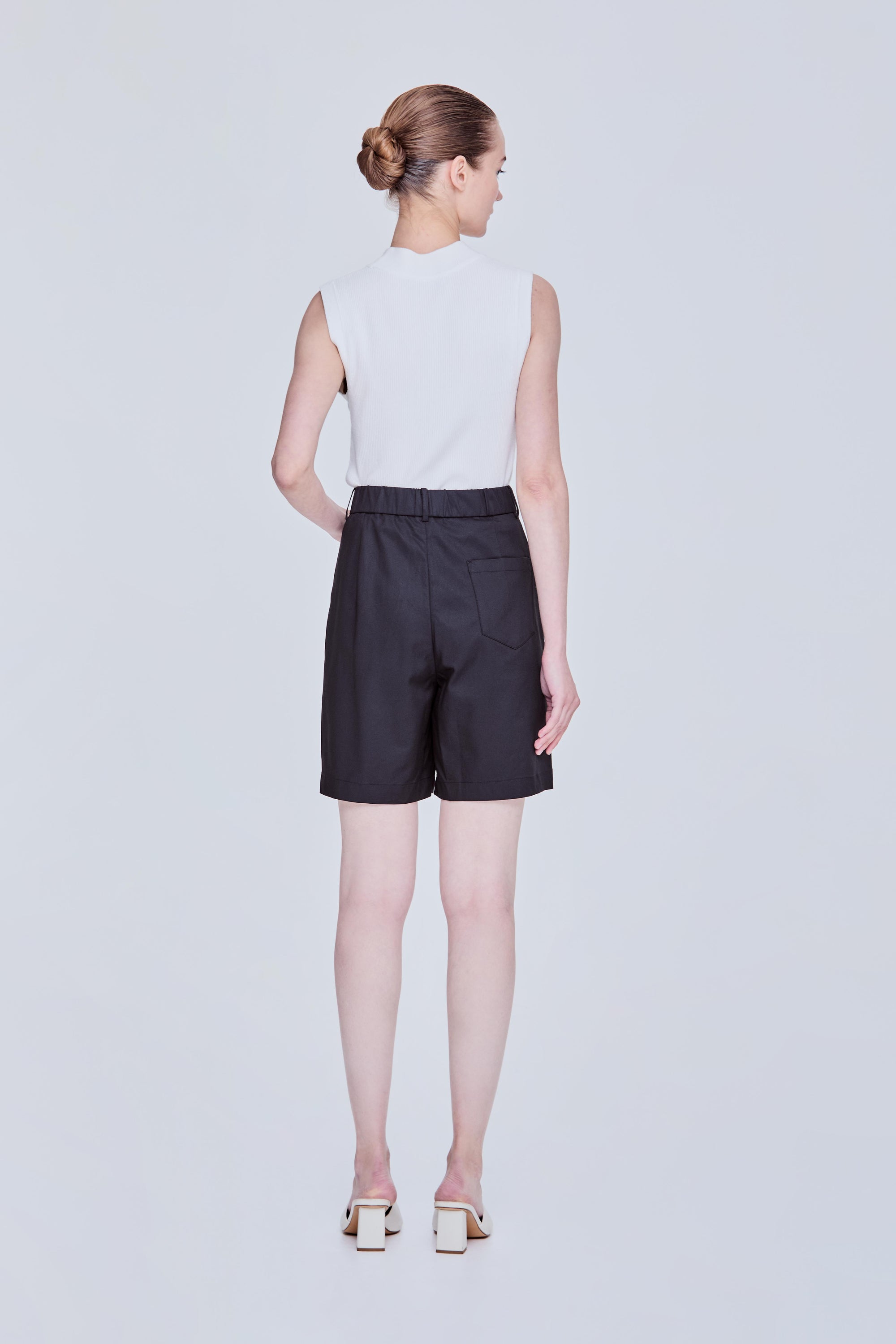 color:NOIR