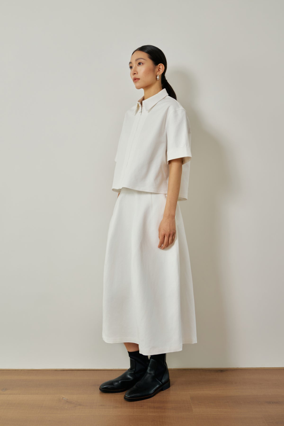 color:IVORY