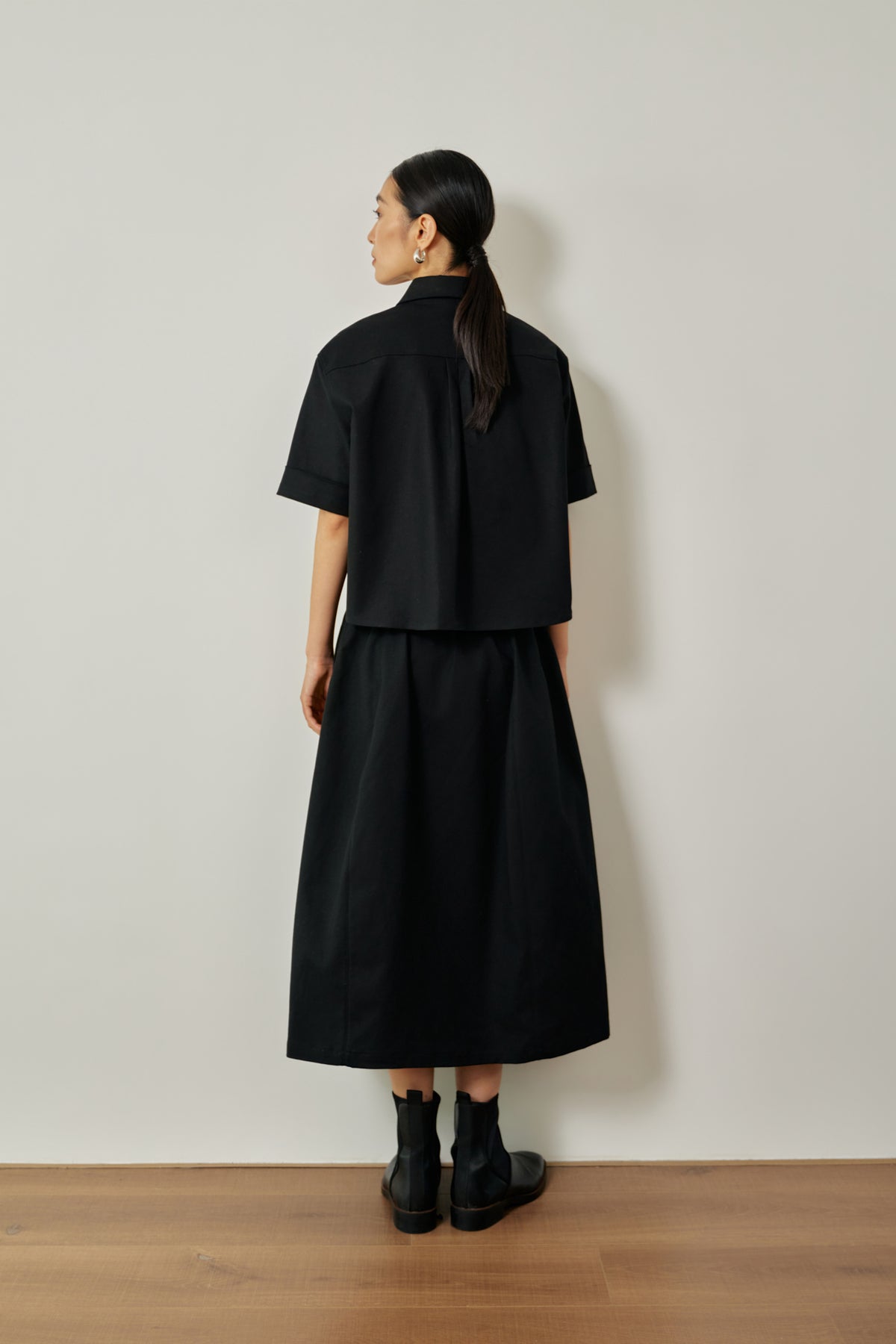 color:NOIR