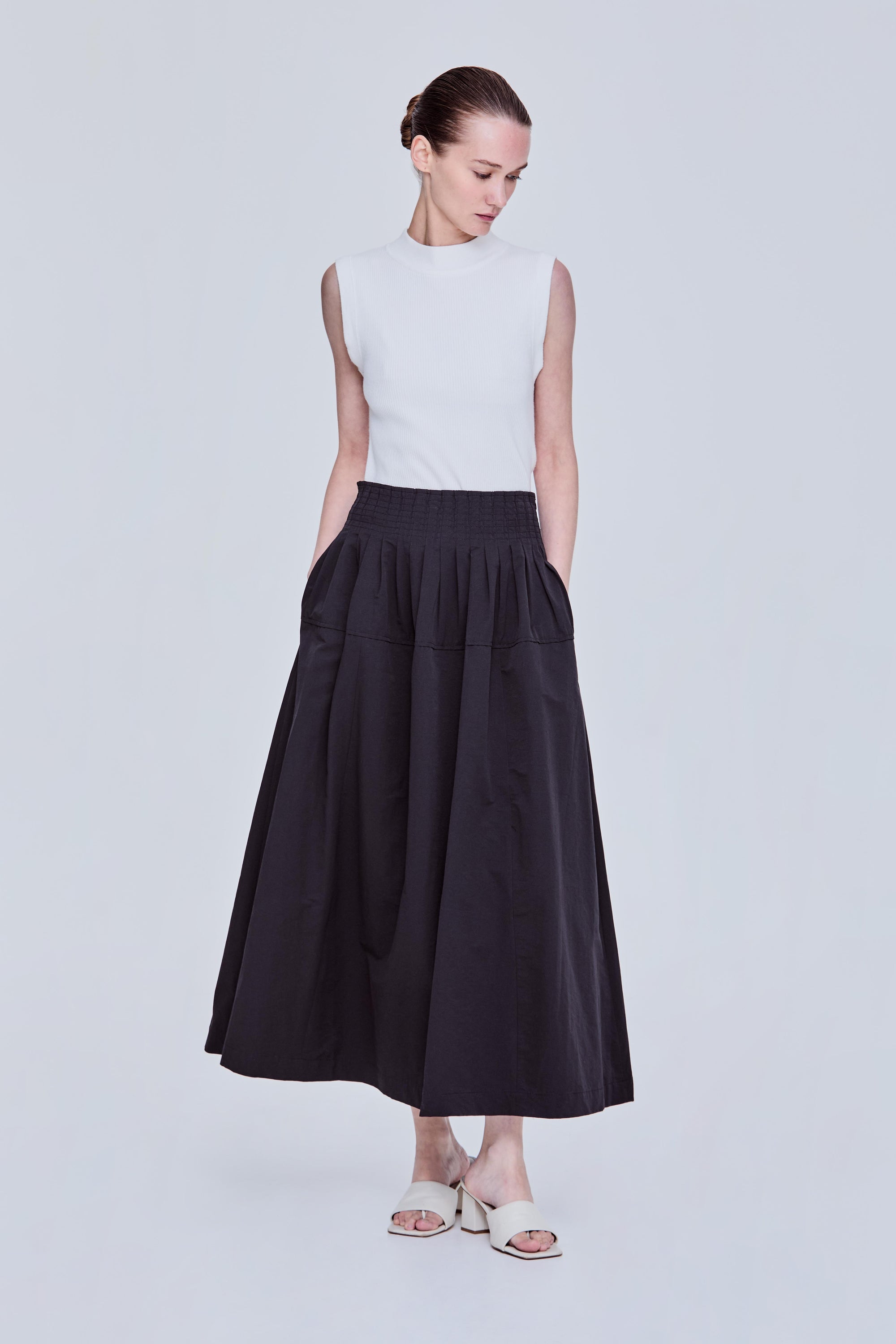 color:NOIR