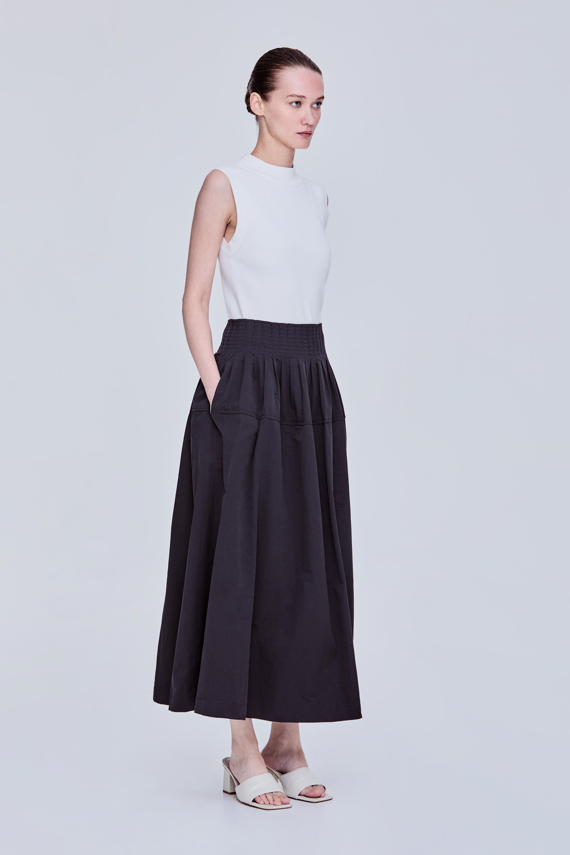 color:NOIR