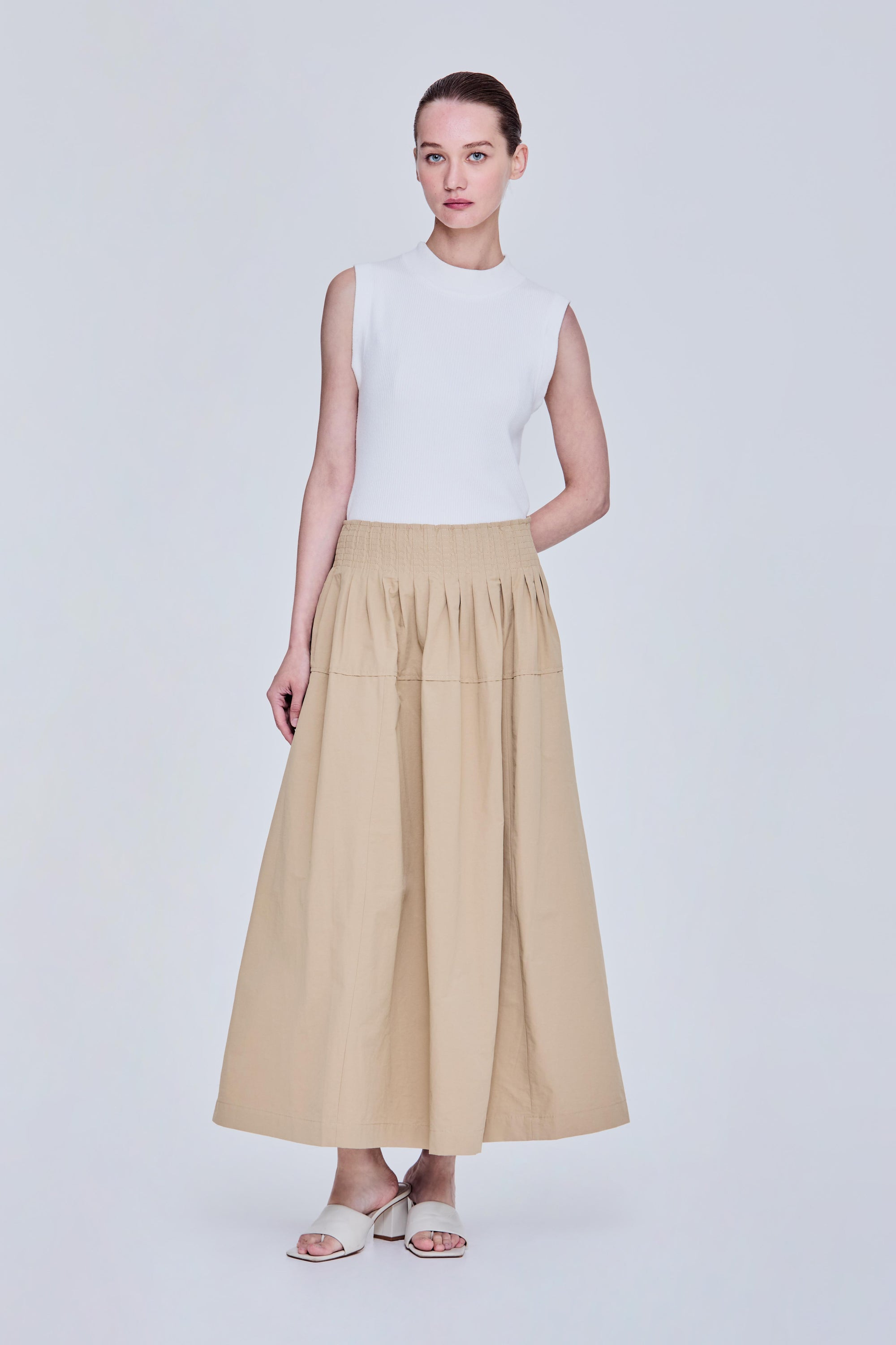 color:KHAKI