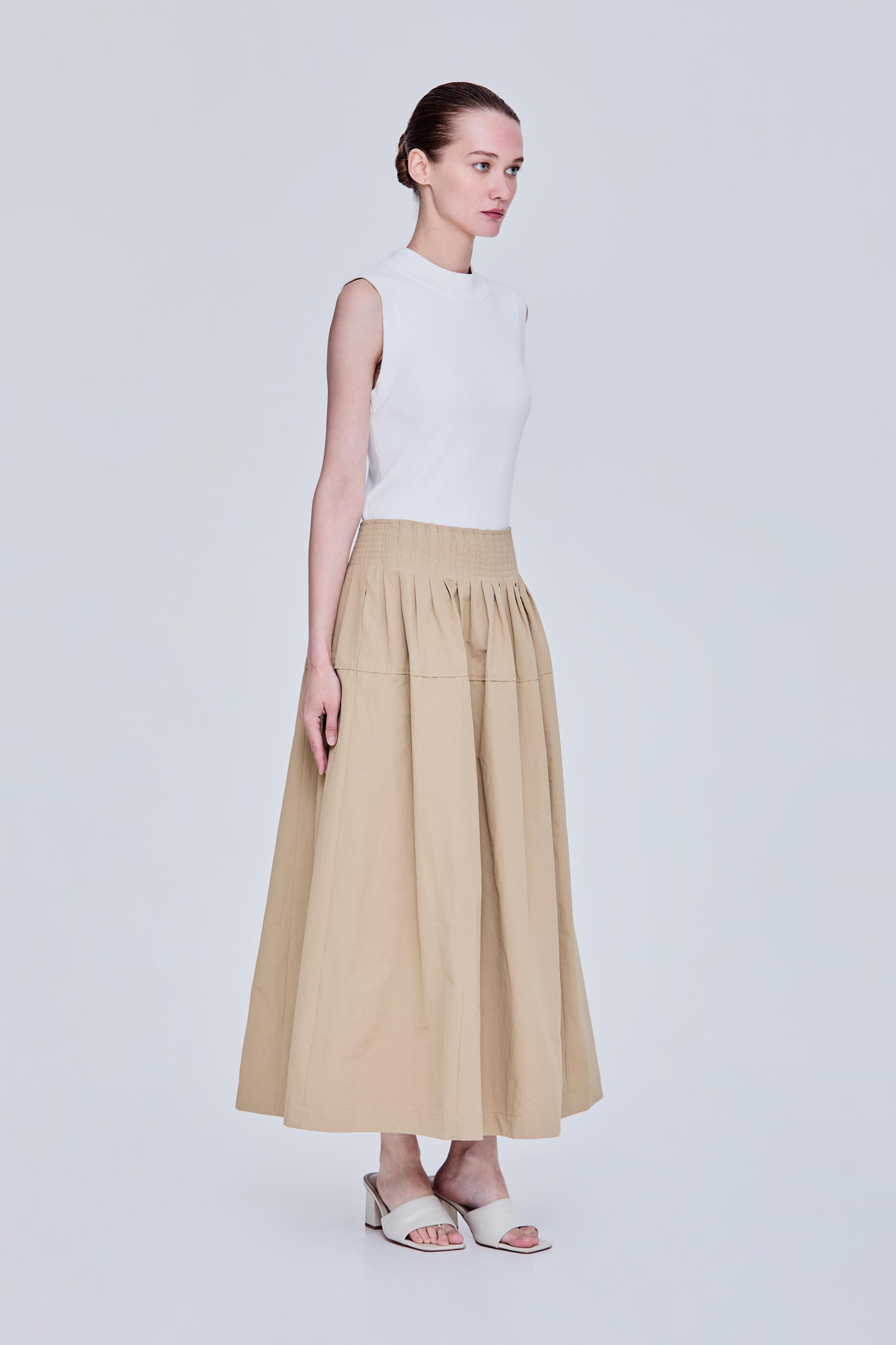 color:KHAKI