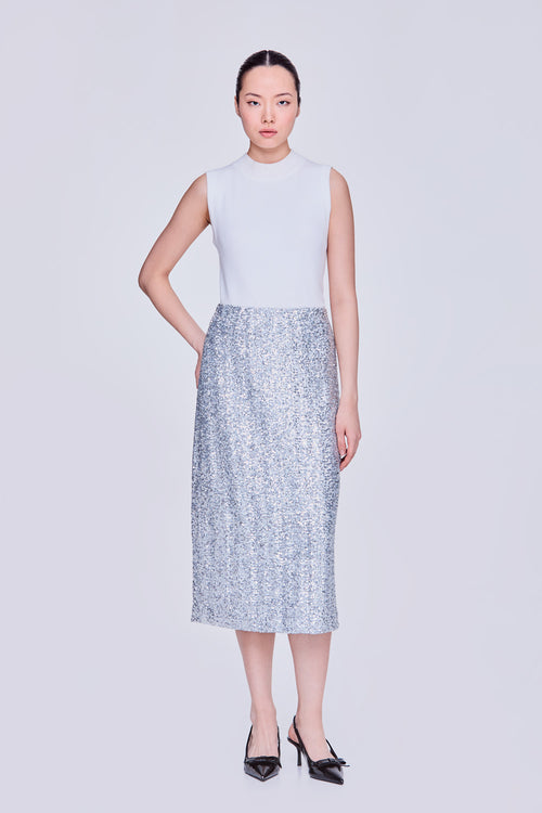 color:SILVER