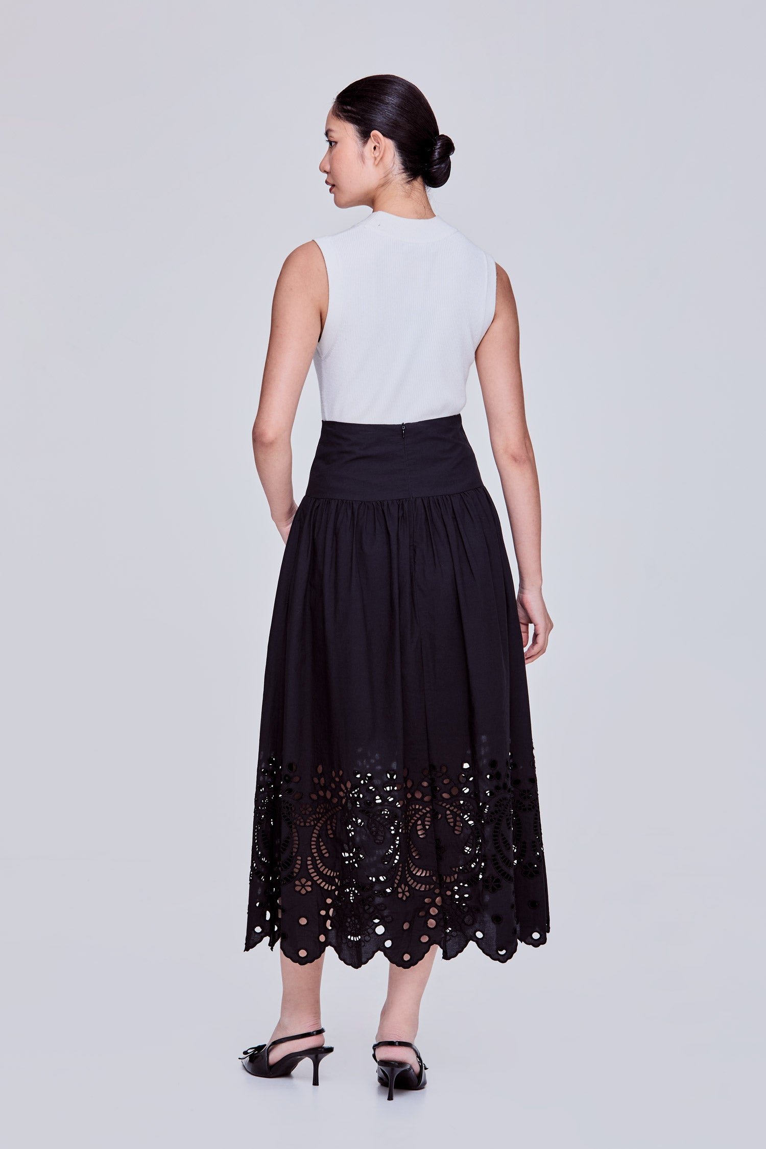 color:NOIR