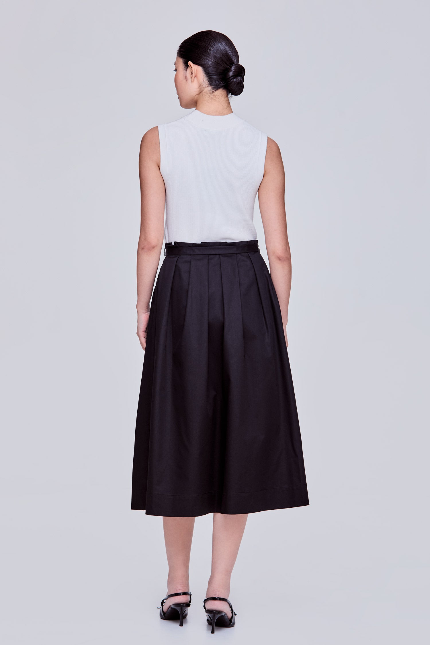 color:NOIR