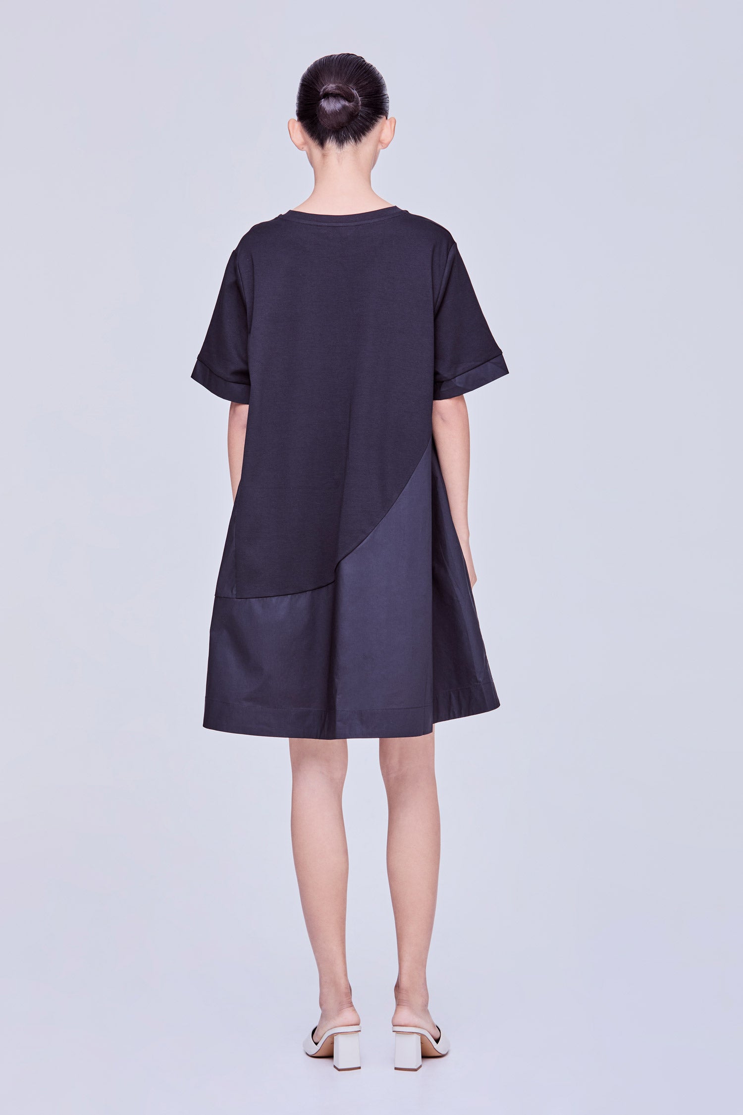color:NOIR