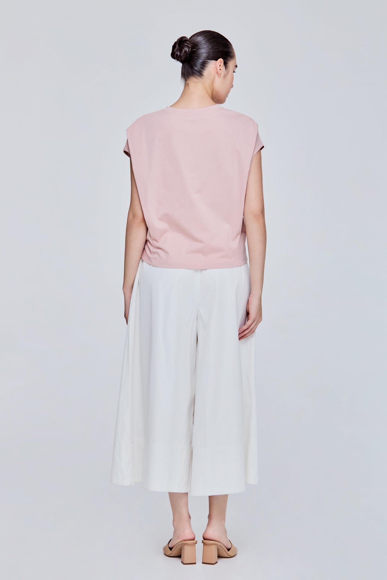 color:BLUSH