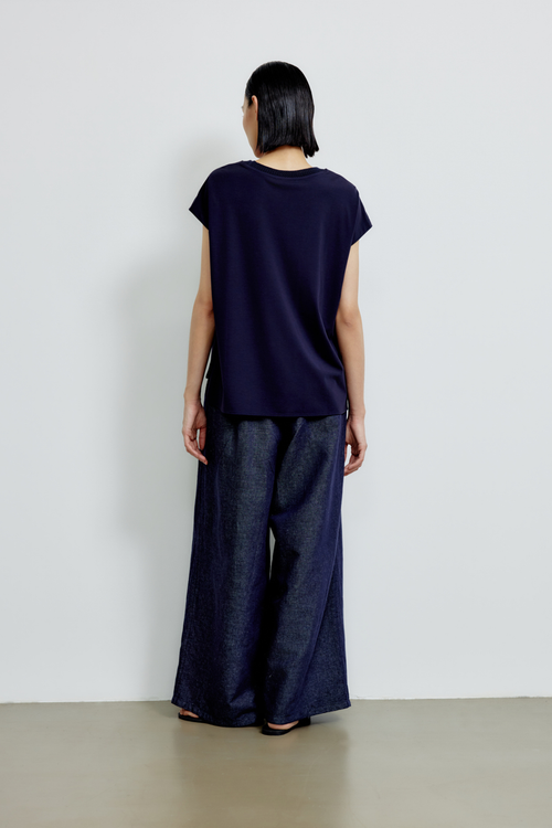 color:NAVY