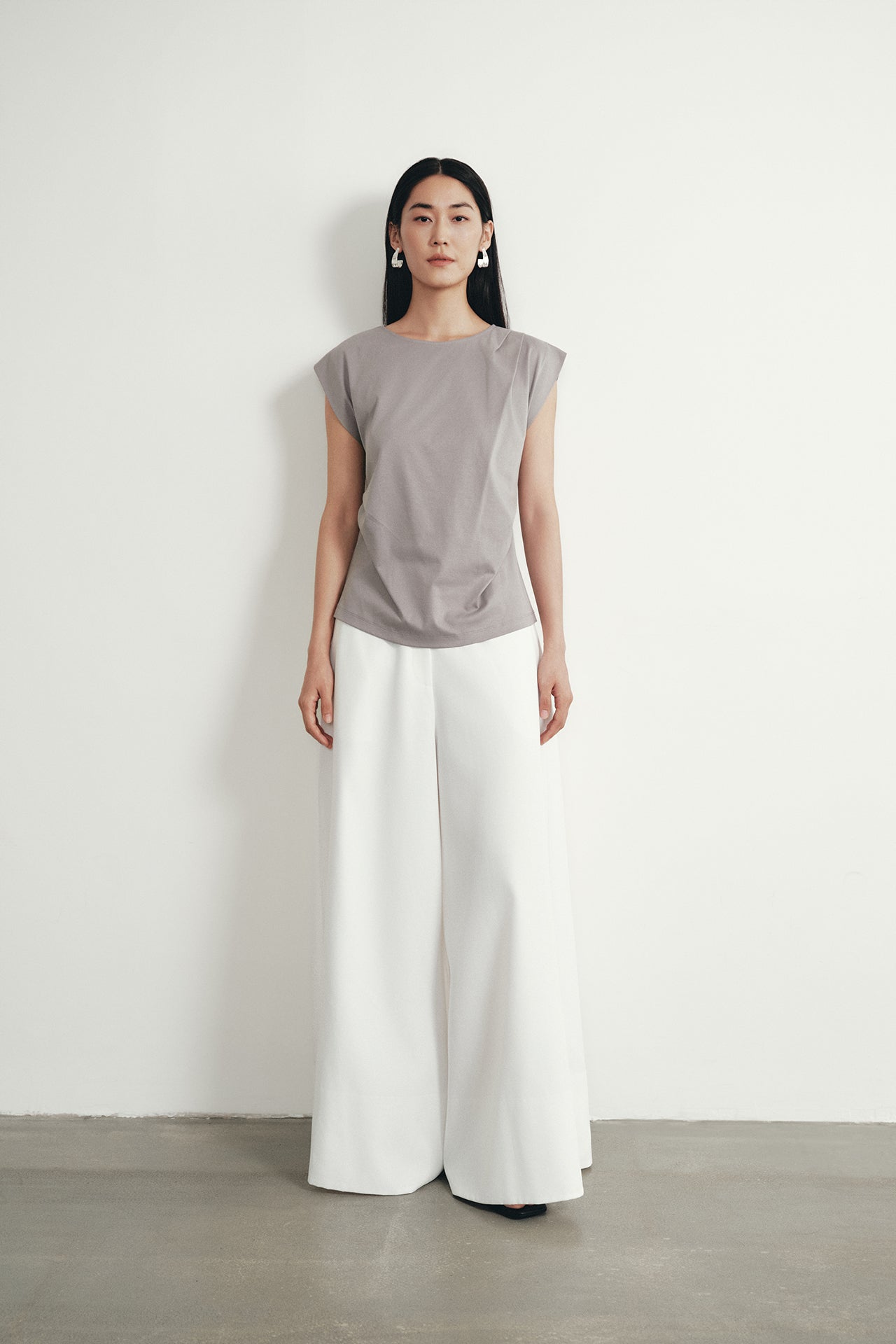 color:GREY