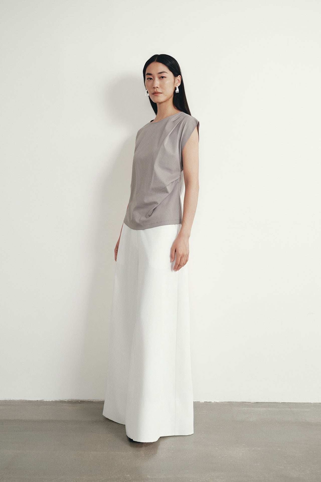 color:GREY