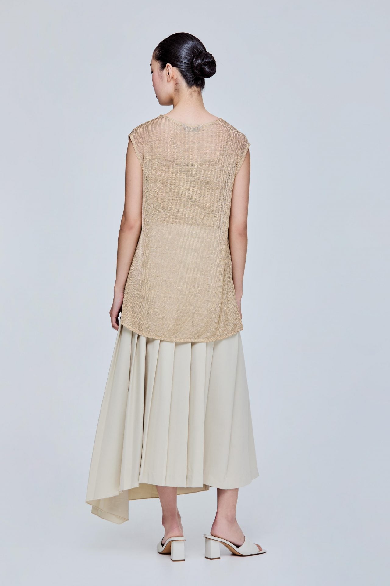 color:GOLD 3