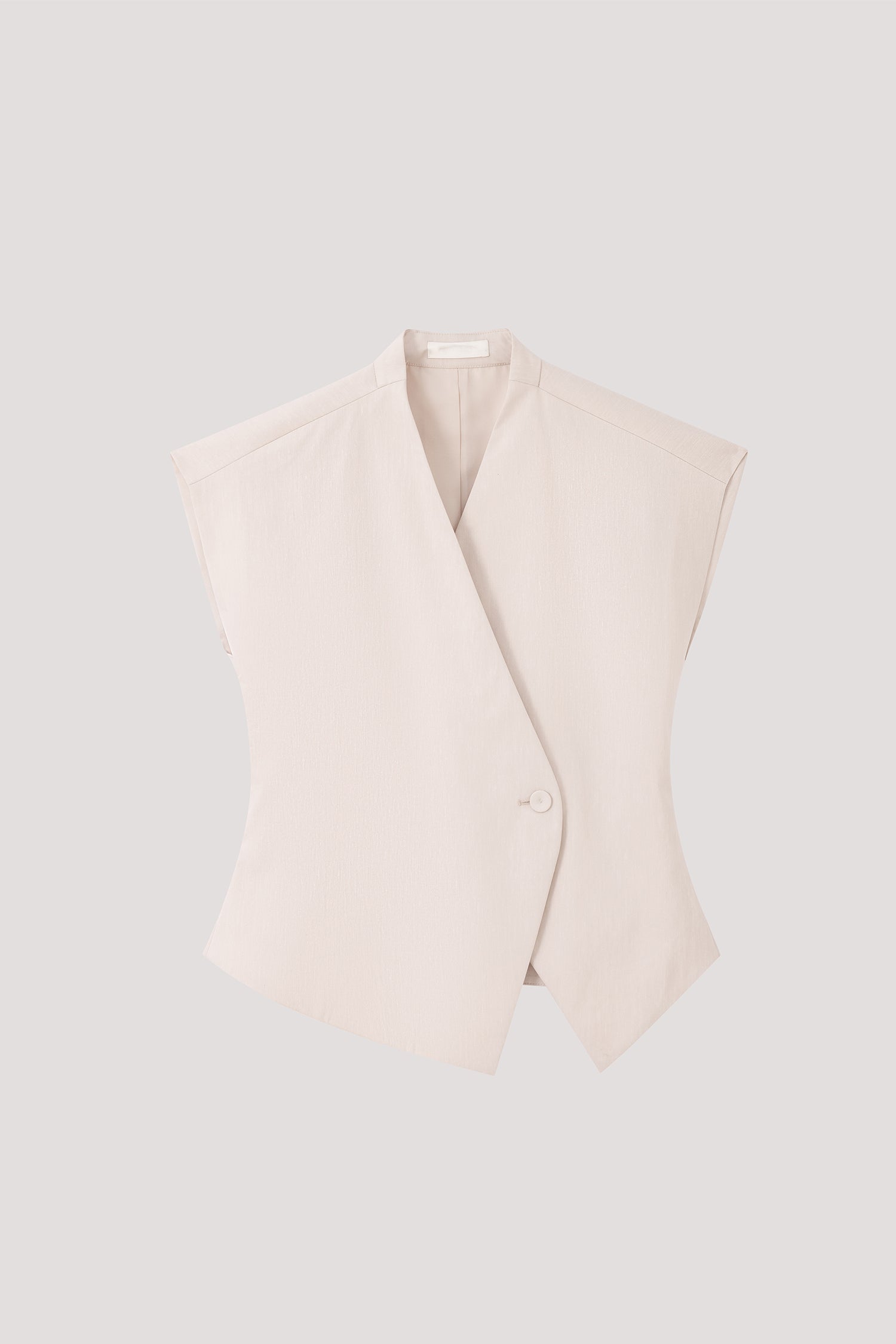 color:BEIGE