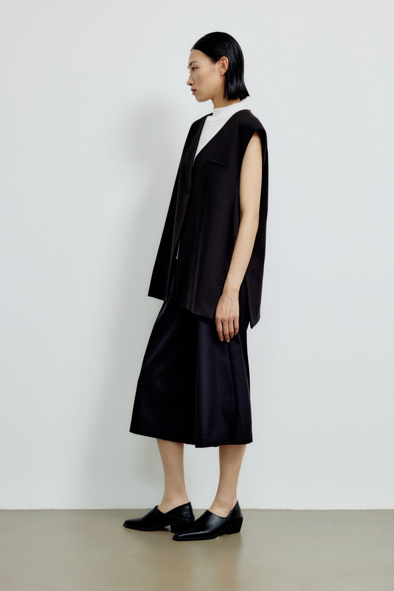 color:NOIR