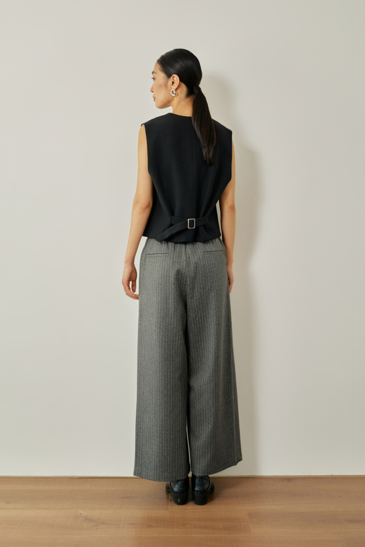 color:NOIR